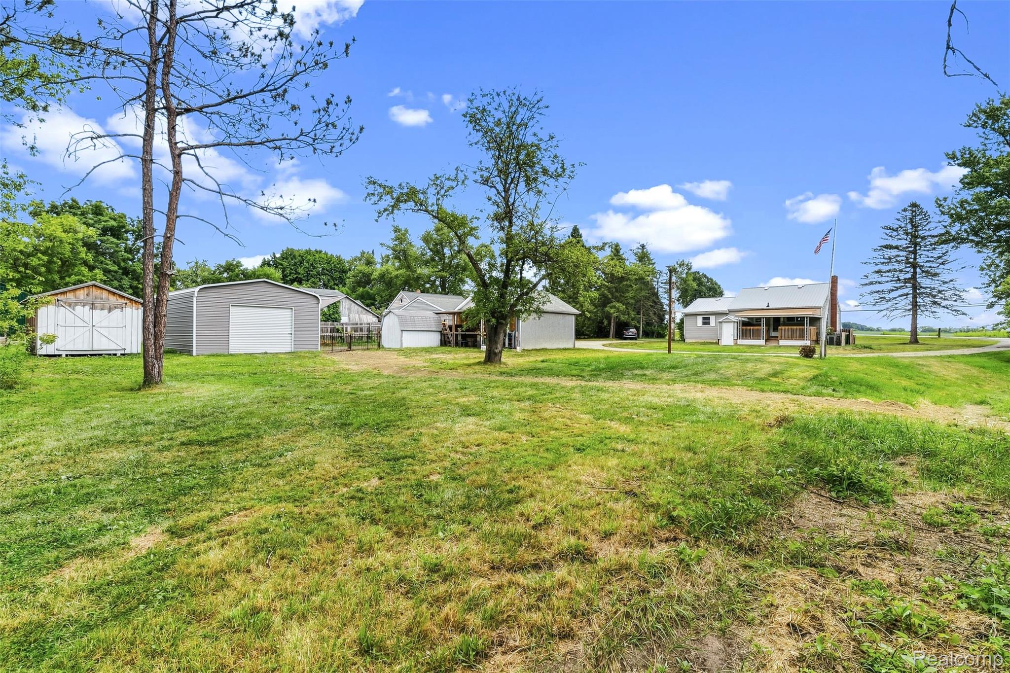 6163 N State Road Property Photo 30