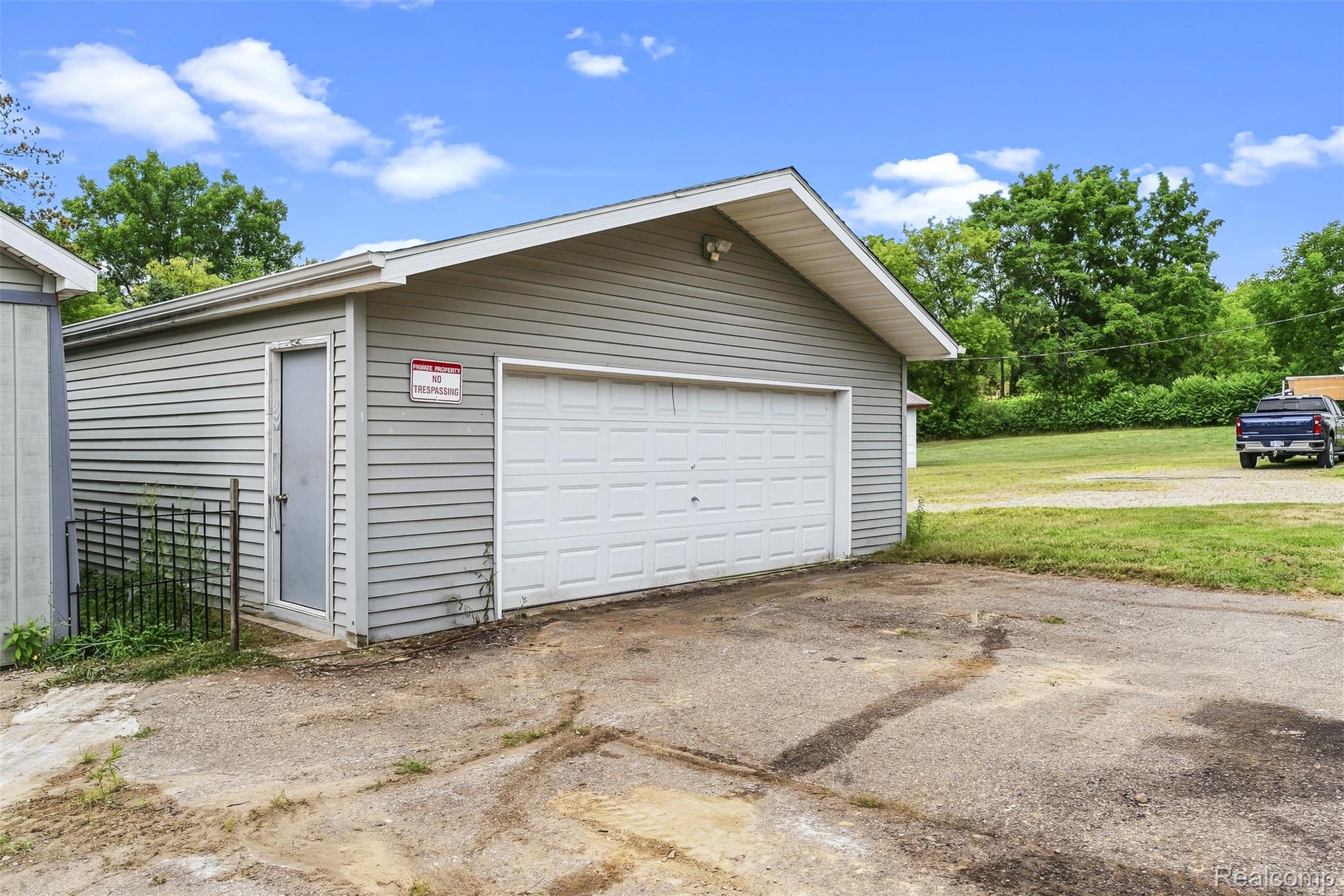 6163 N State Road Property Photo 34