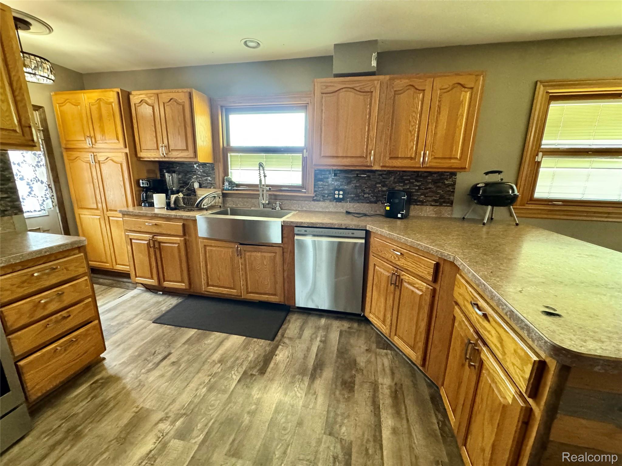 13093 Edison Street Property Photo 6