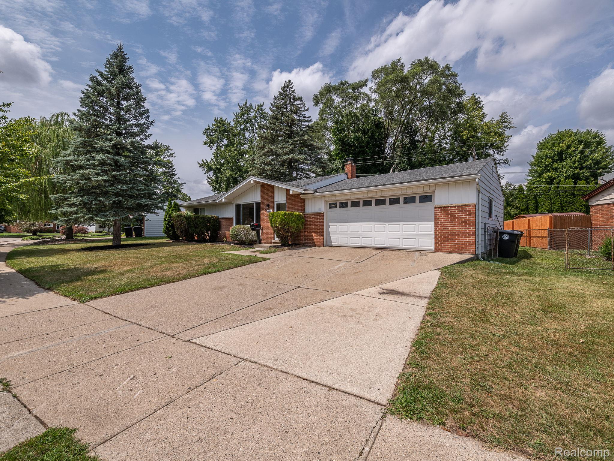 36448 Dowling Street Property Photo 1