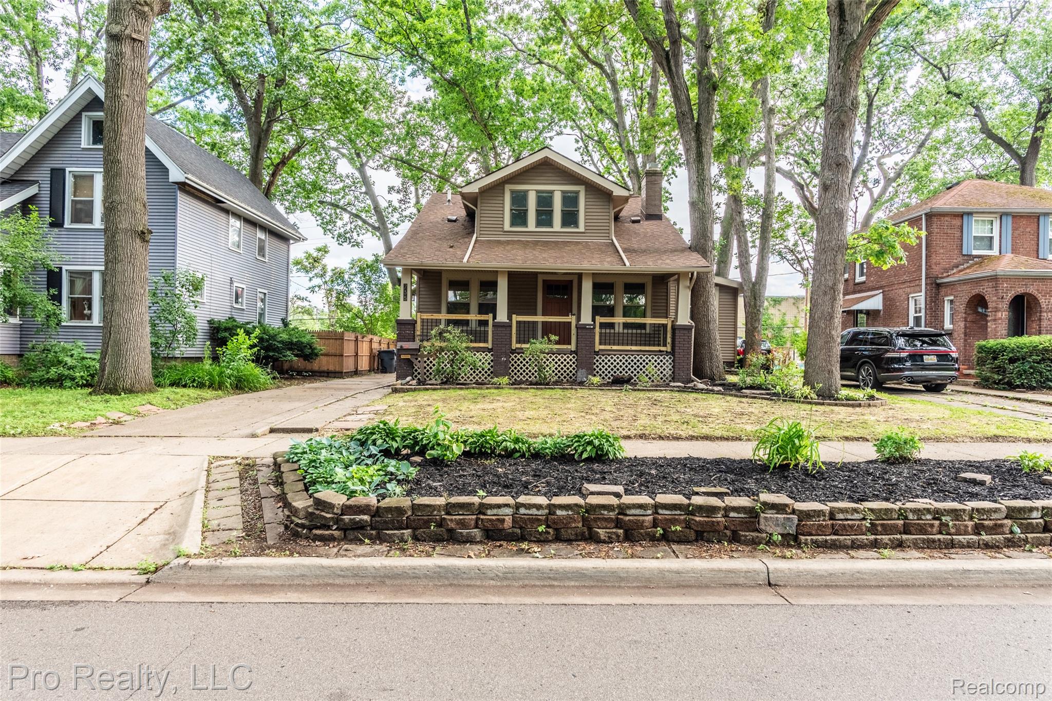 735 Withington Street Property Photo 1