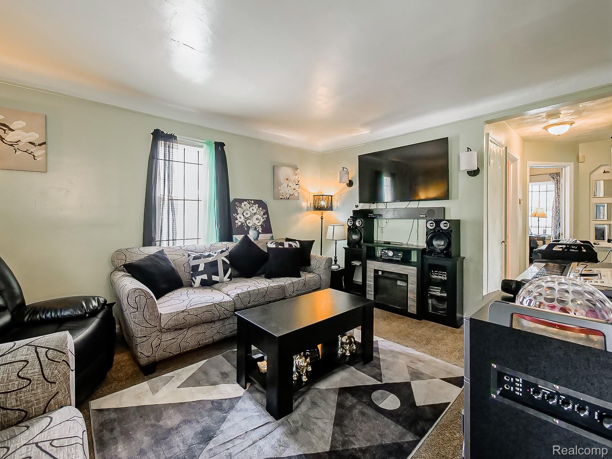 12877 Ardmore Street Property Photo 2