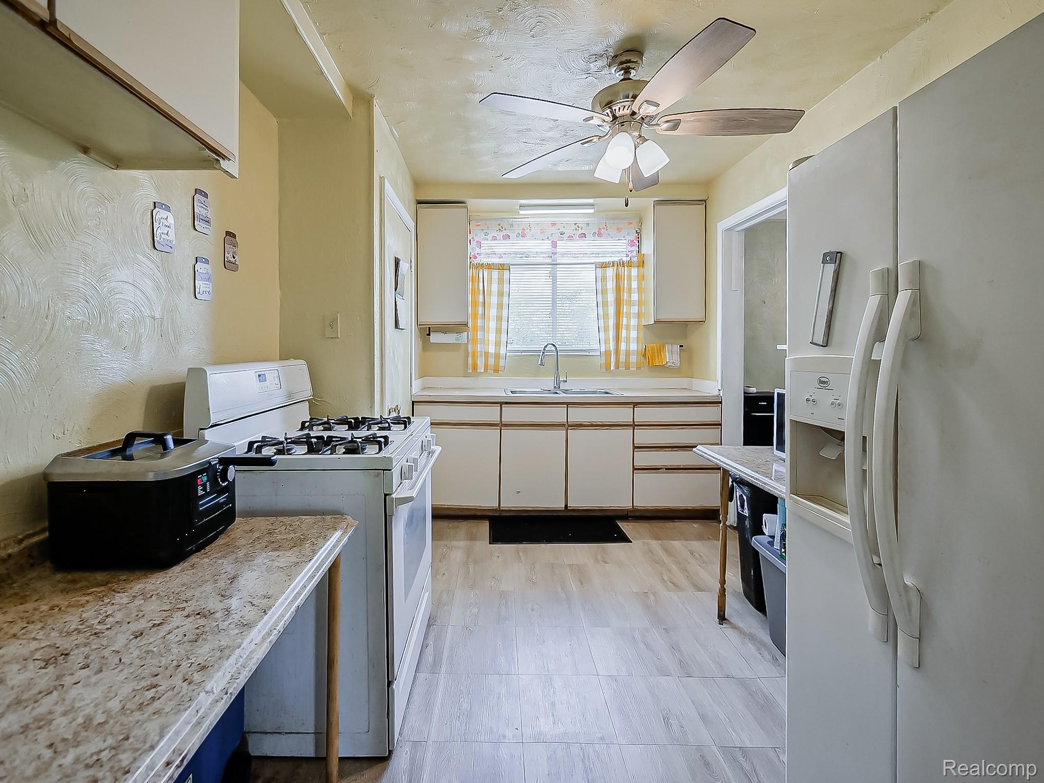 12877 Ardmore Street Property Photo 4