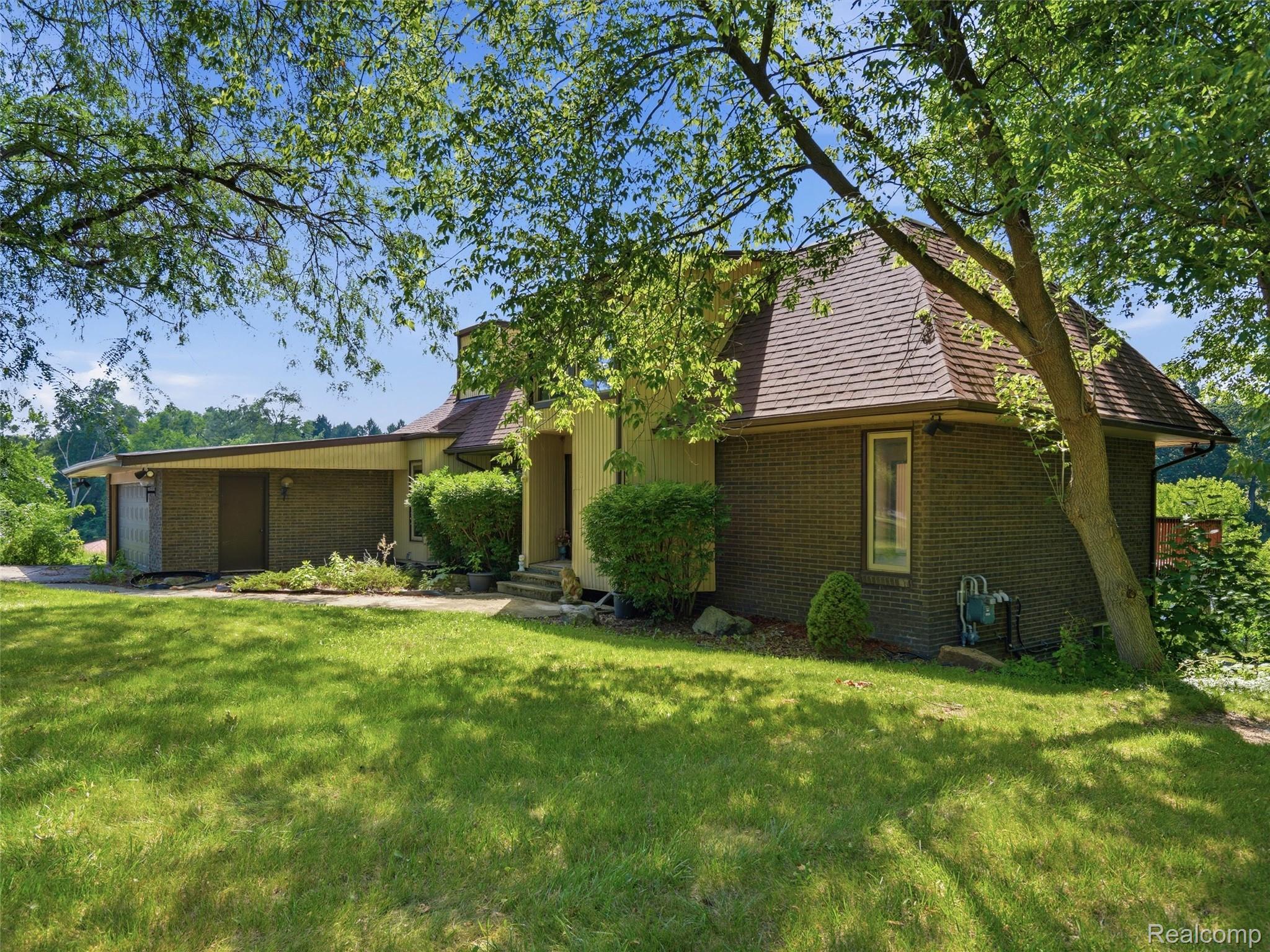 13490 Lakebrook Drive Property Photo 3