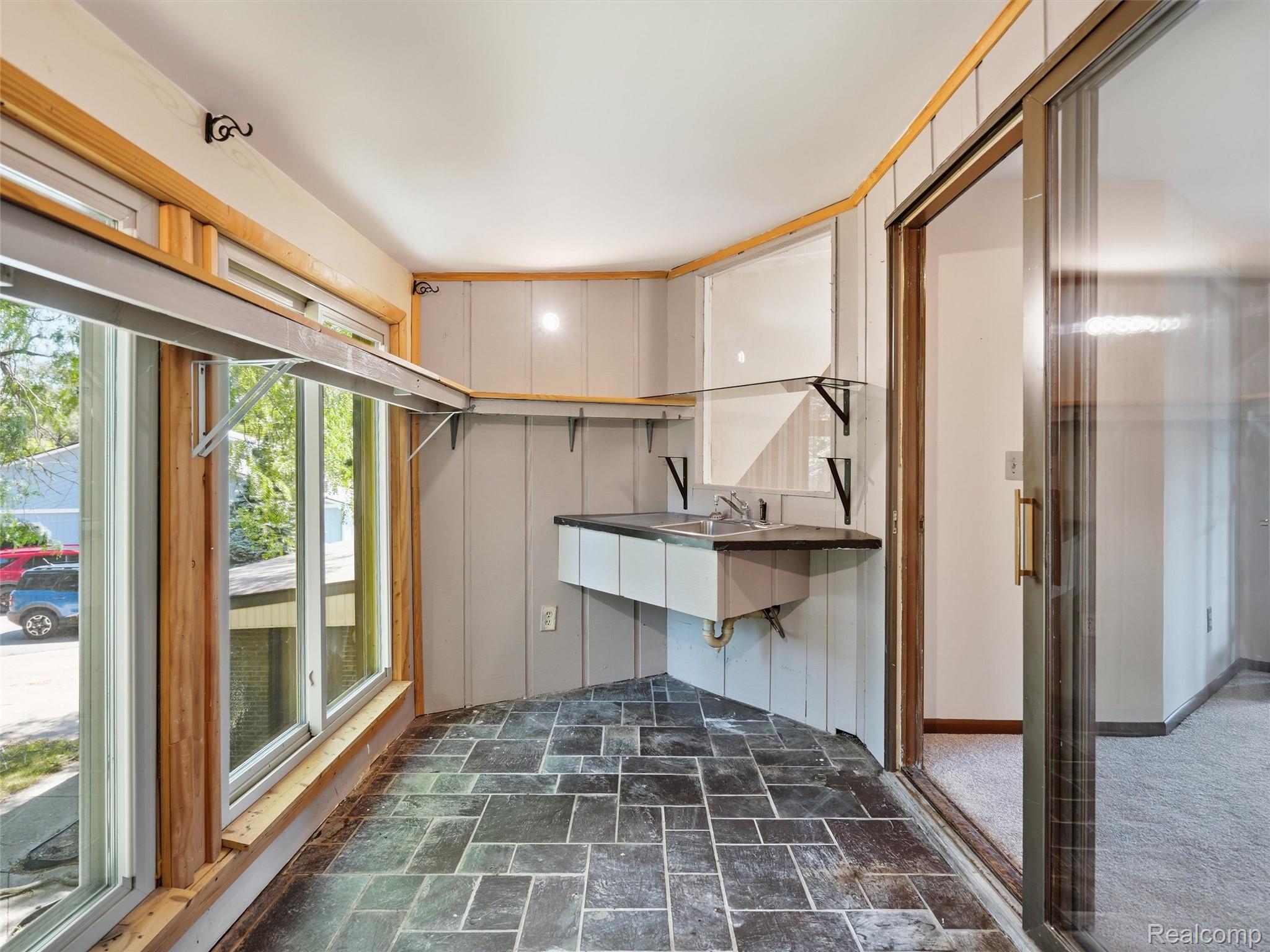 13490 Lakebrook Drive Property Photo 12