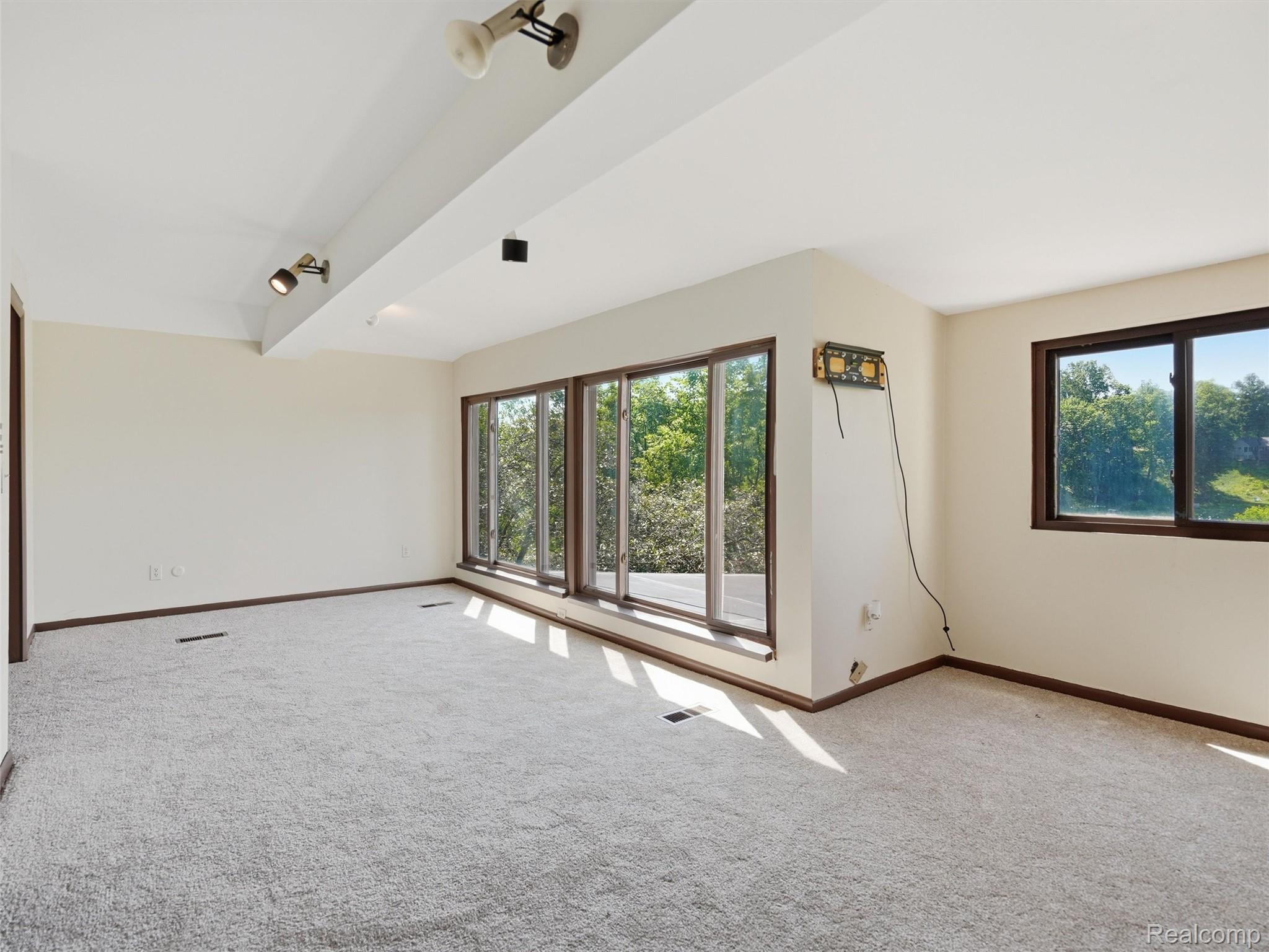 13490 Lakebrook Drive Property Photo 13