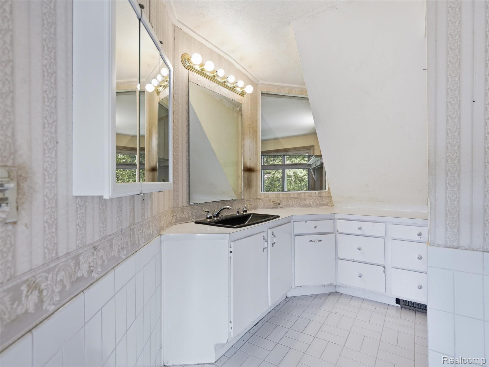13490 Lakebrook Drive Property Photo 15