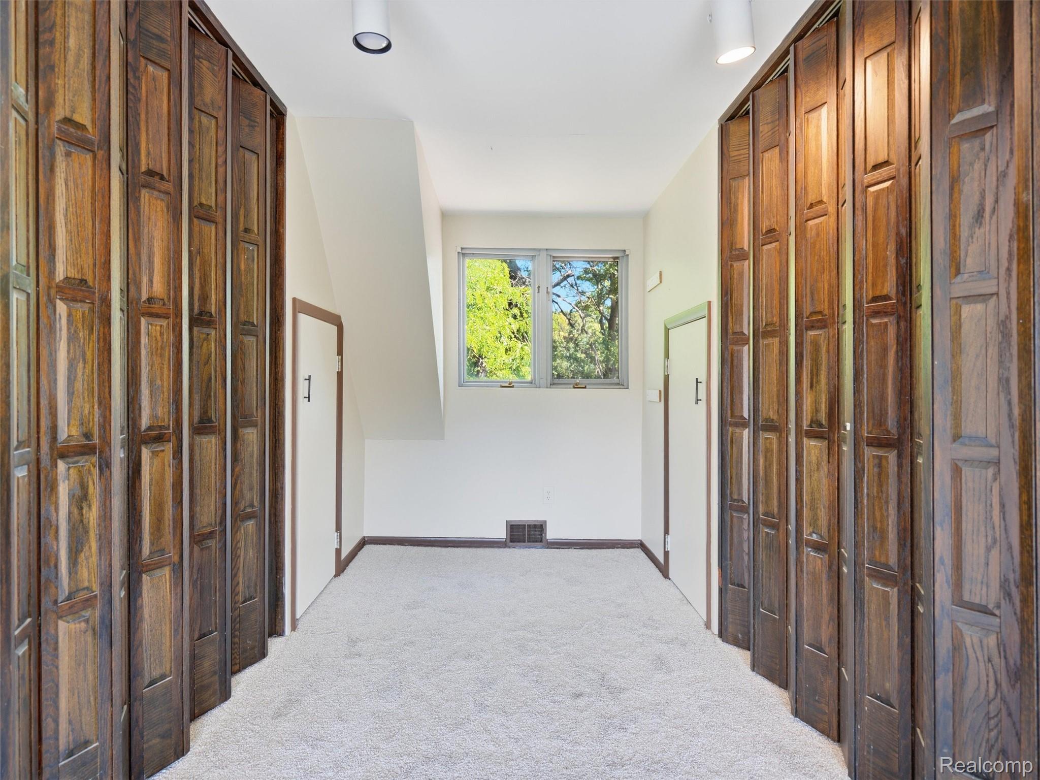 13490 Lakebrook Drive Property Photo 16