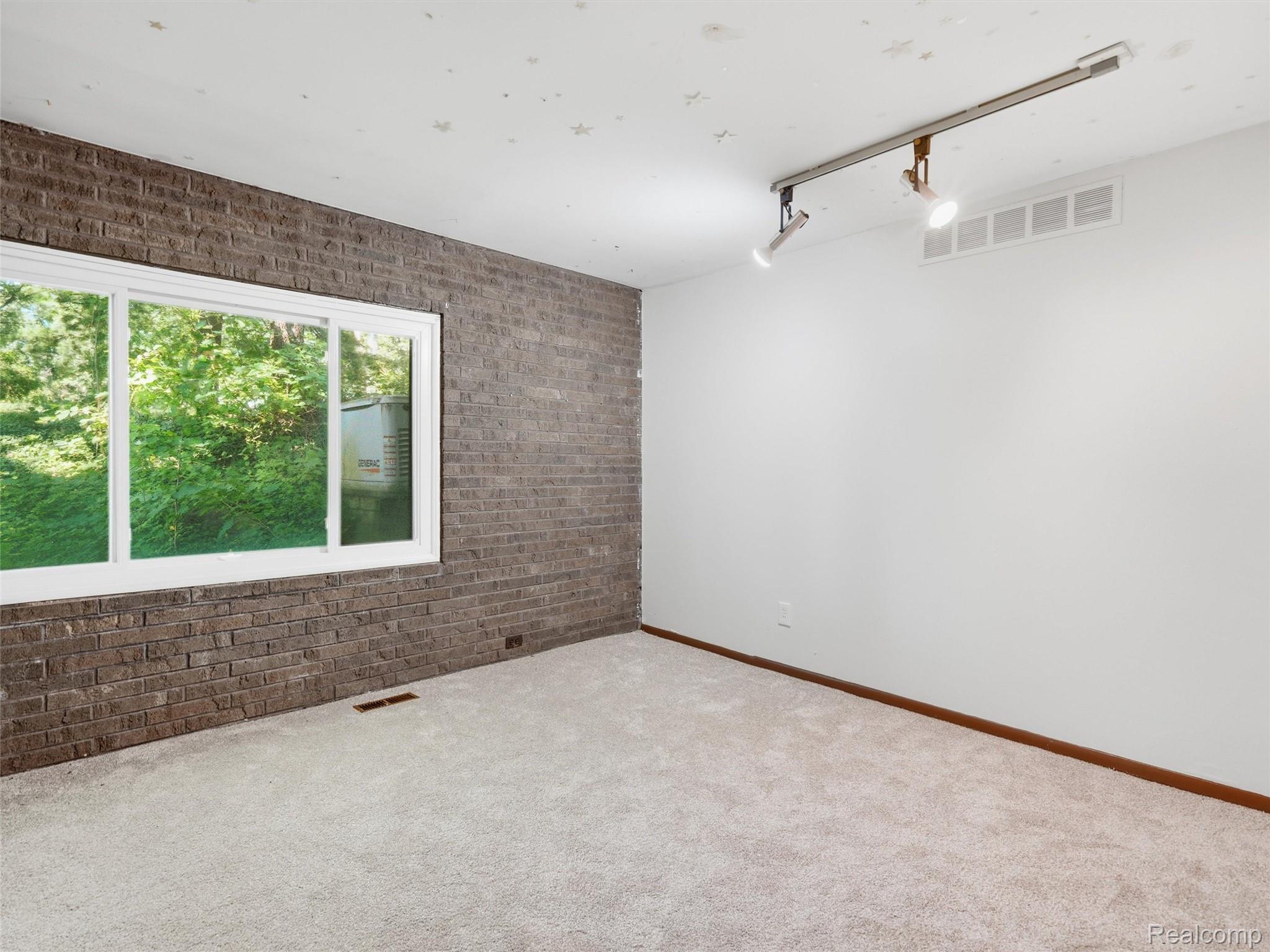 13490 Lakebrook Drive Property Photo 18