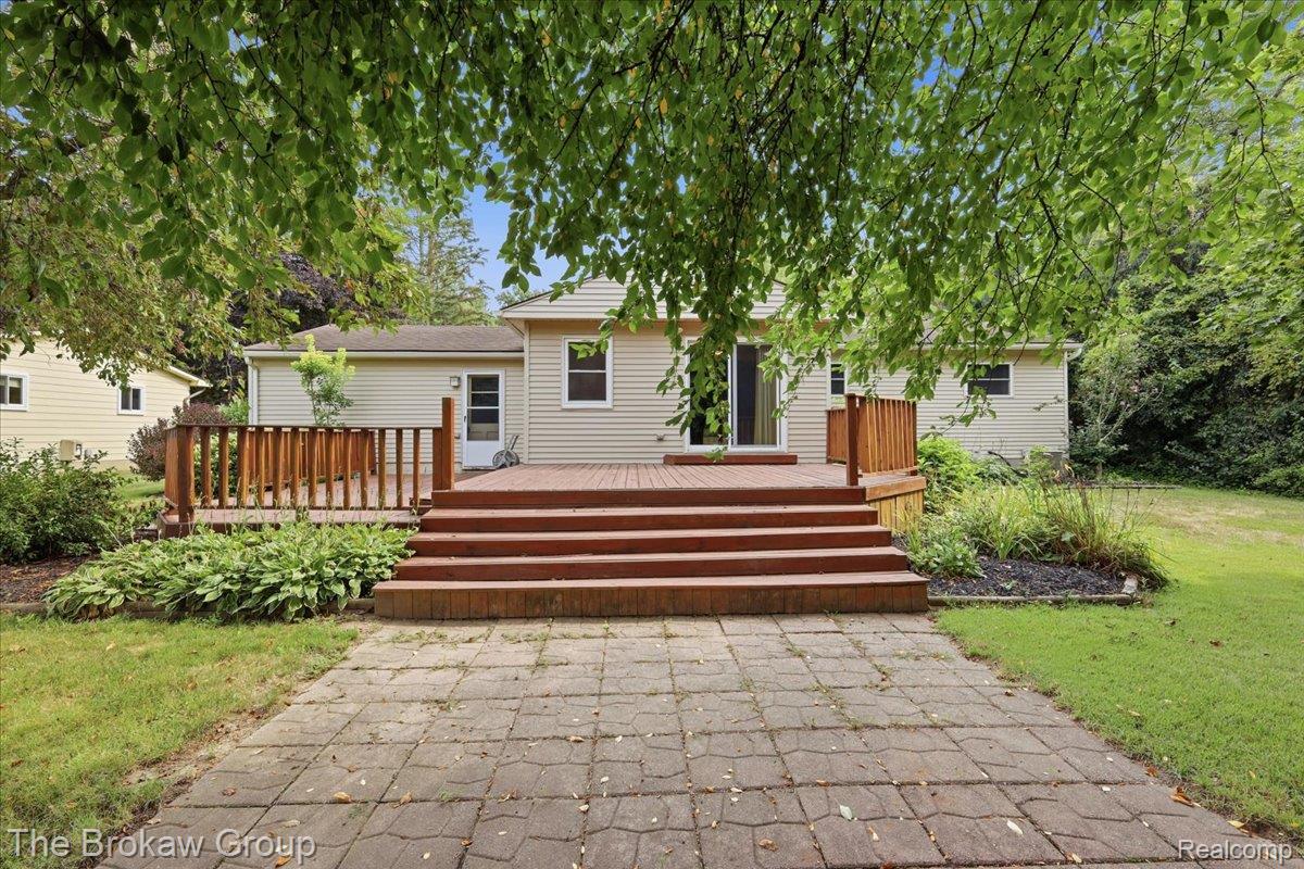 1250 Kingston Avenue Property Photo 7