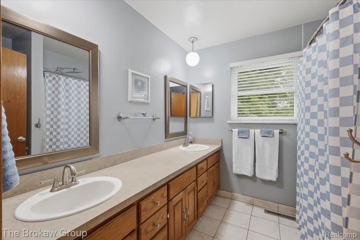 1250 Kingston Avenue Property Photo 23