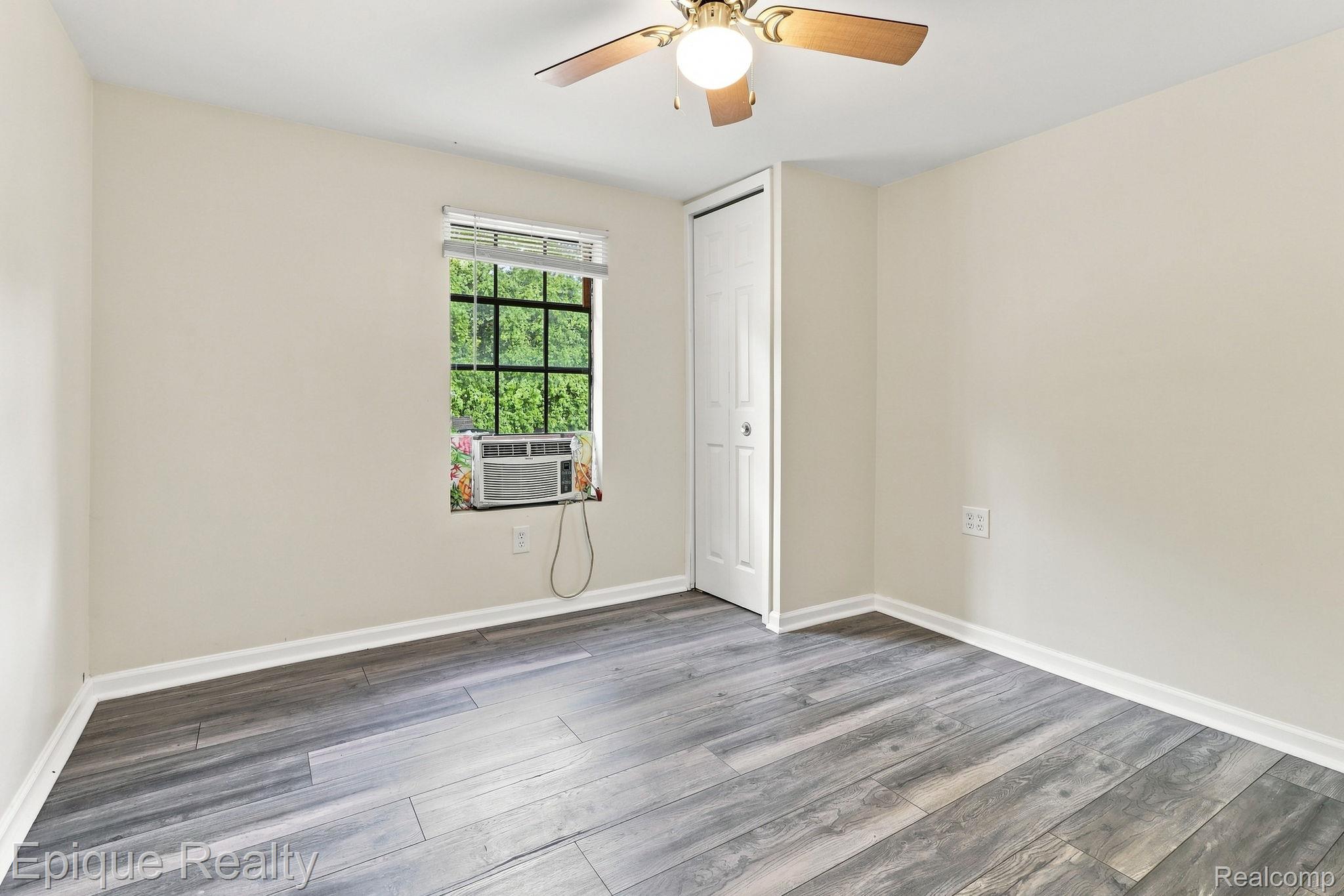 5972 Vernon Street Property Photo 5