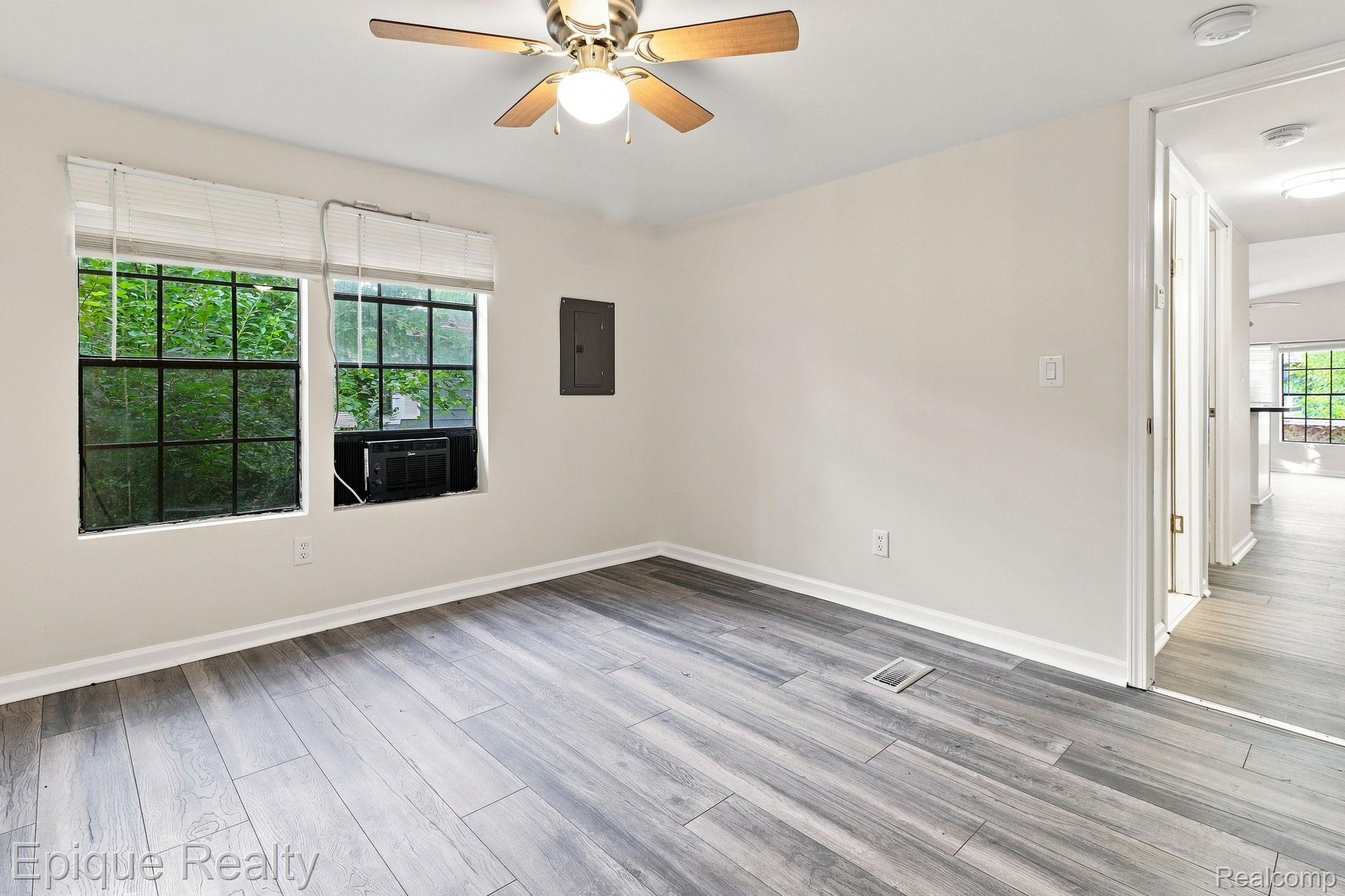5972 Vernon Street Property Photo 7