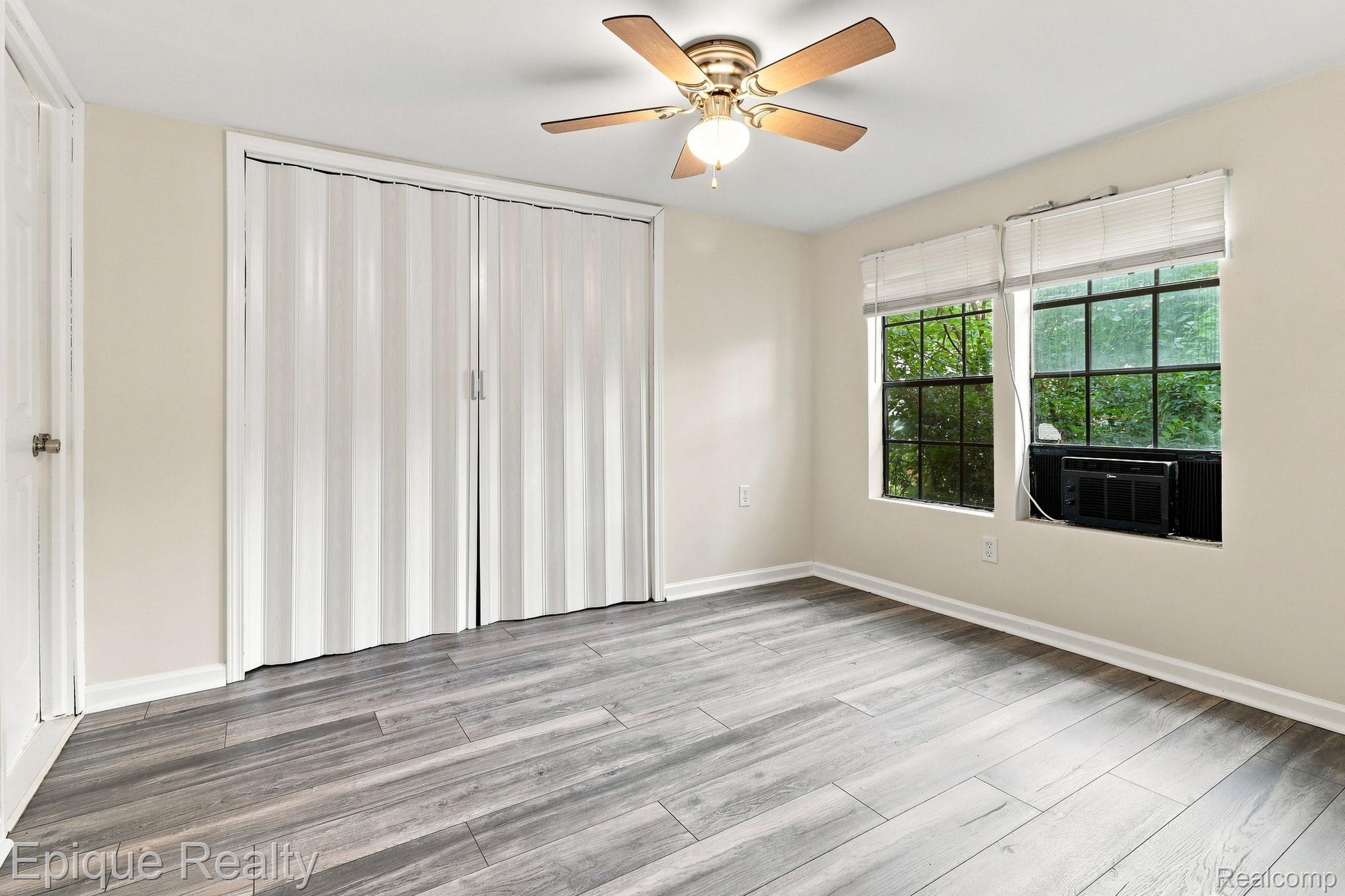 5972 Vernon Street Property Photo 8