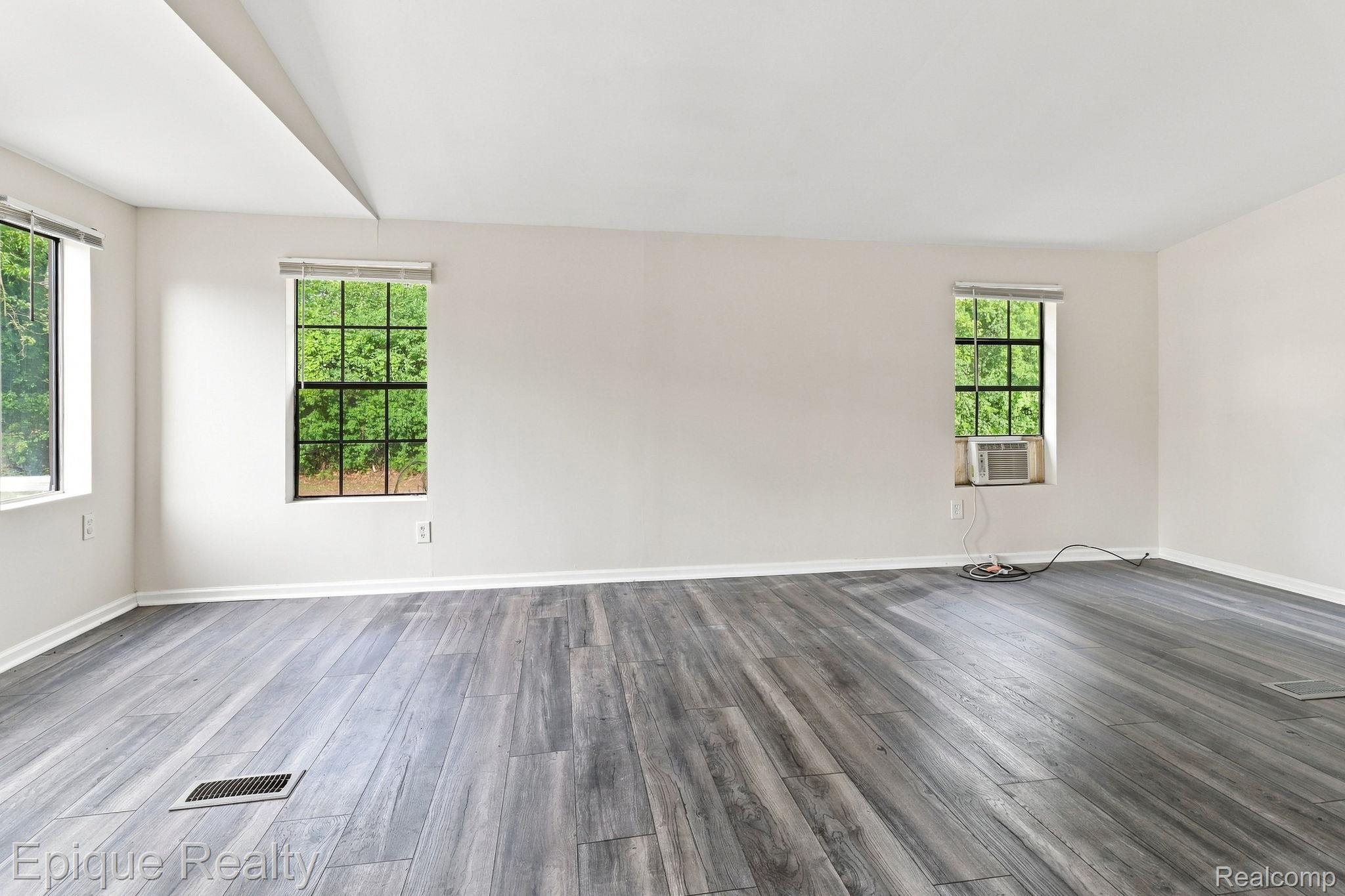 5972 Vernon Street Property Photo 11