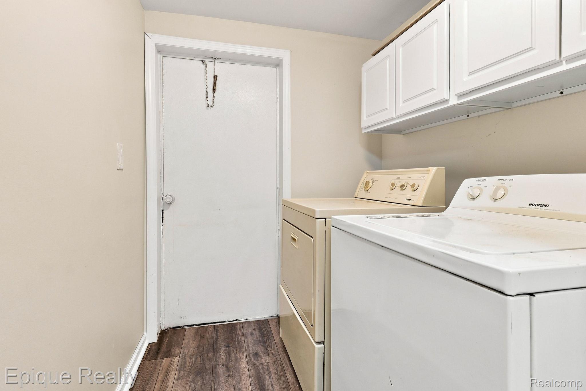 5972 Vernon Street Property Photo 16