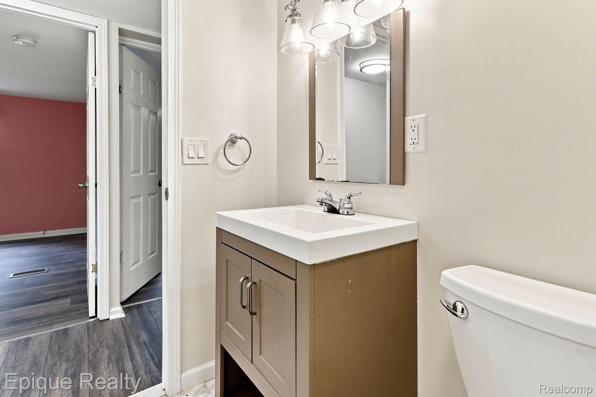 5972 Vernon Street Property Photo 18