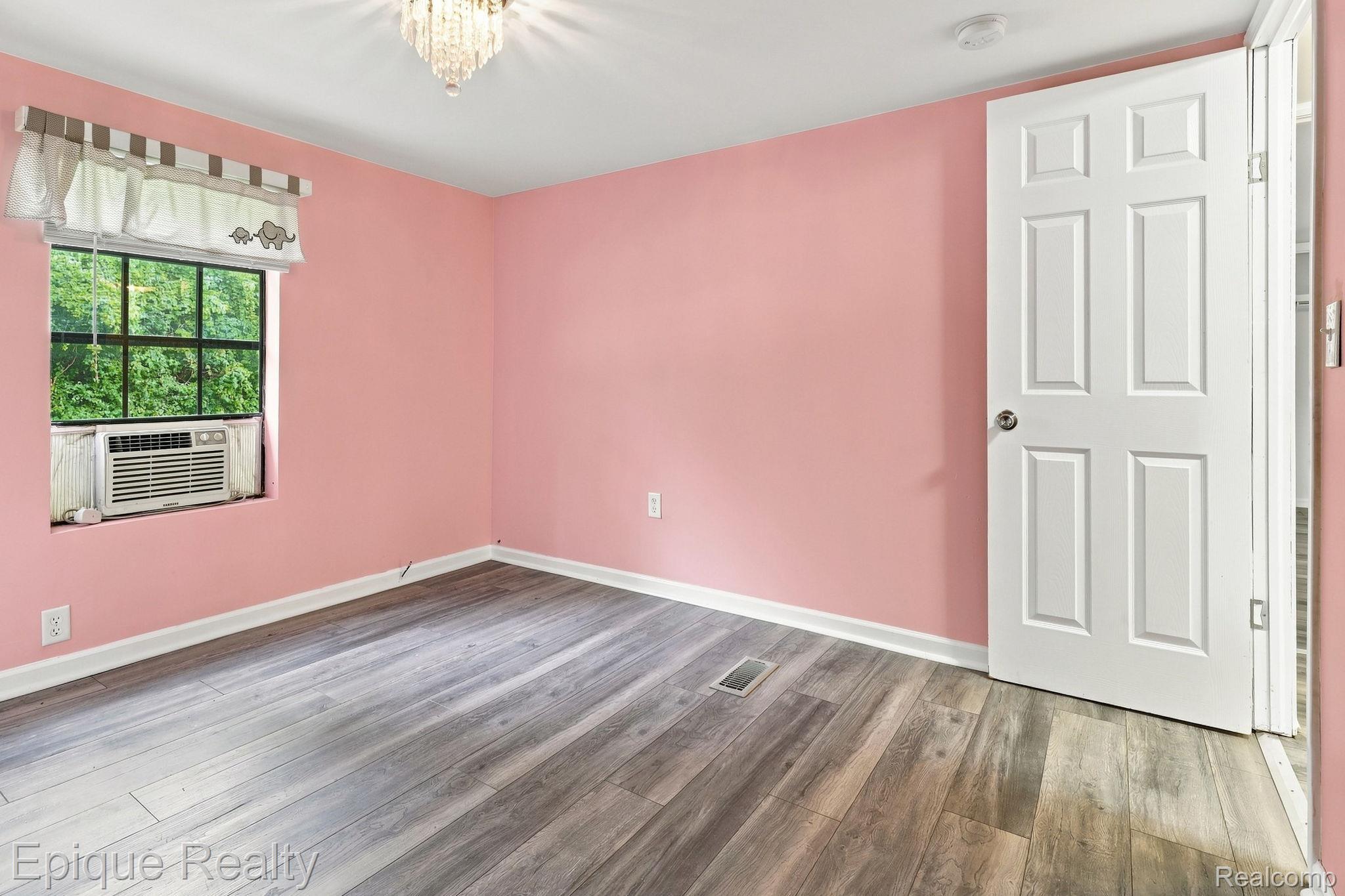 5972 Vernon Street Property Photo 20
