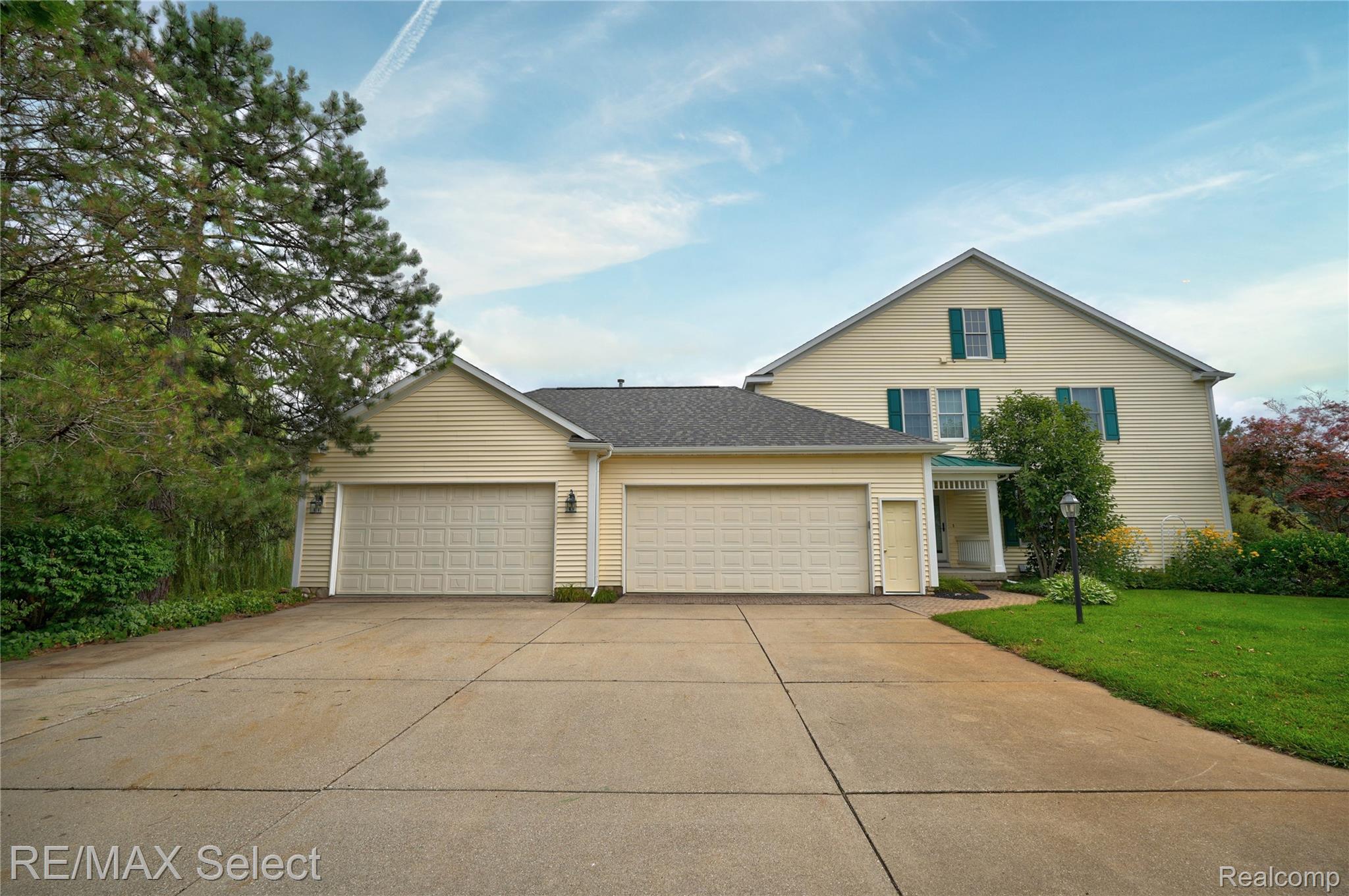 8211 Burleigh Road Property Photo 4