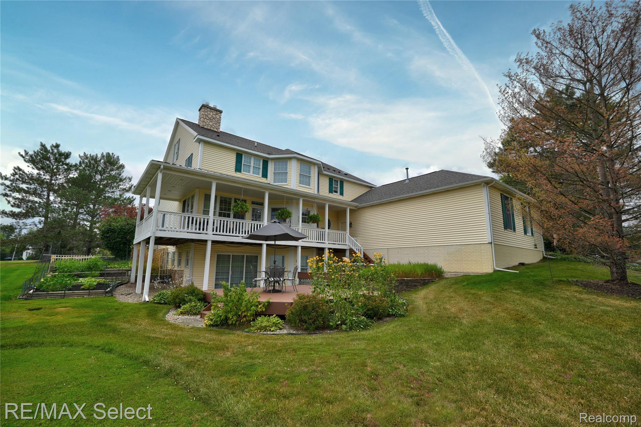 8211 Burleigh Road Property Photo 5