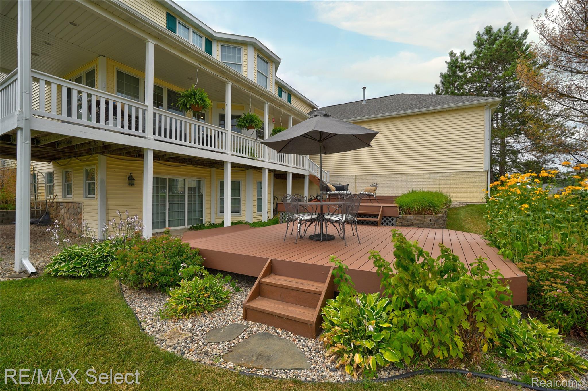 8211 Burleigh Road Property Photo 7