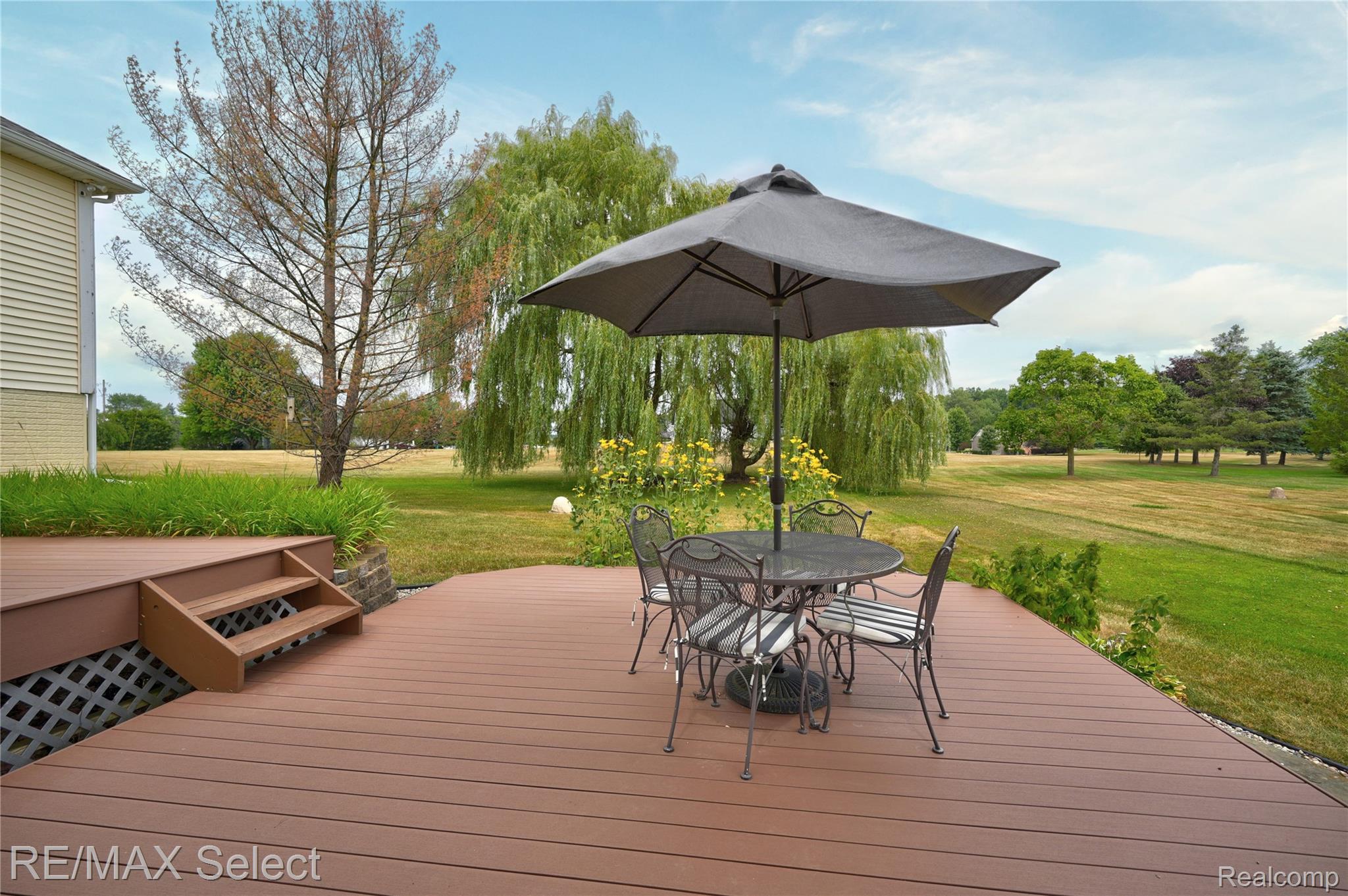 8211 Burleigh Road Property Photo 9