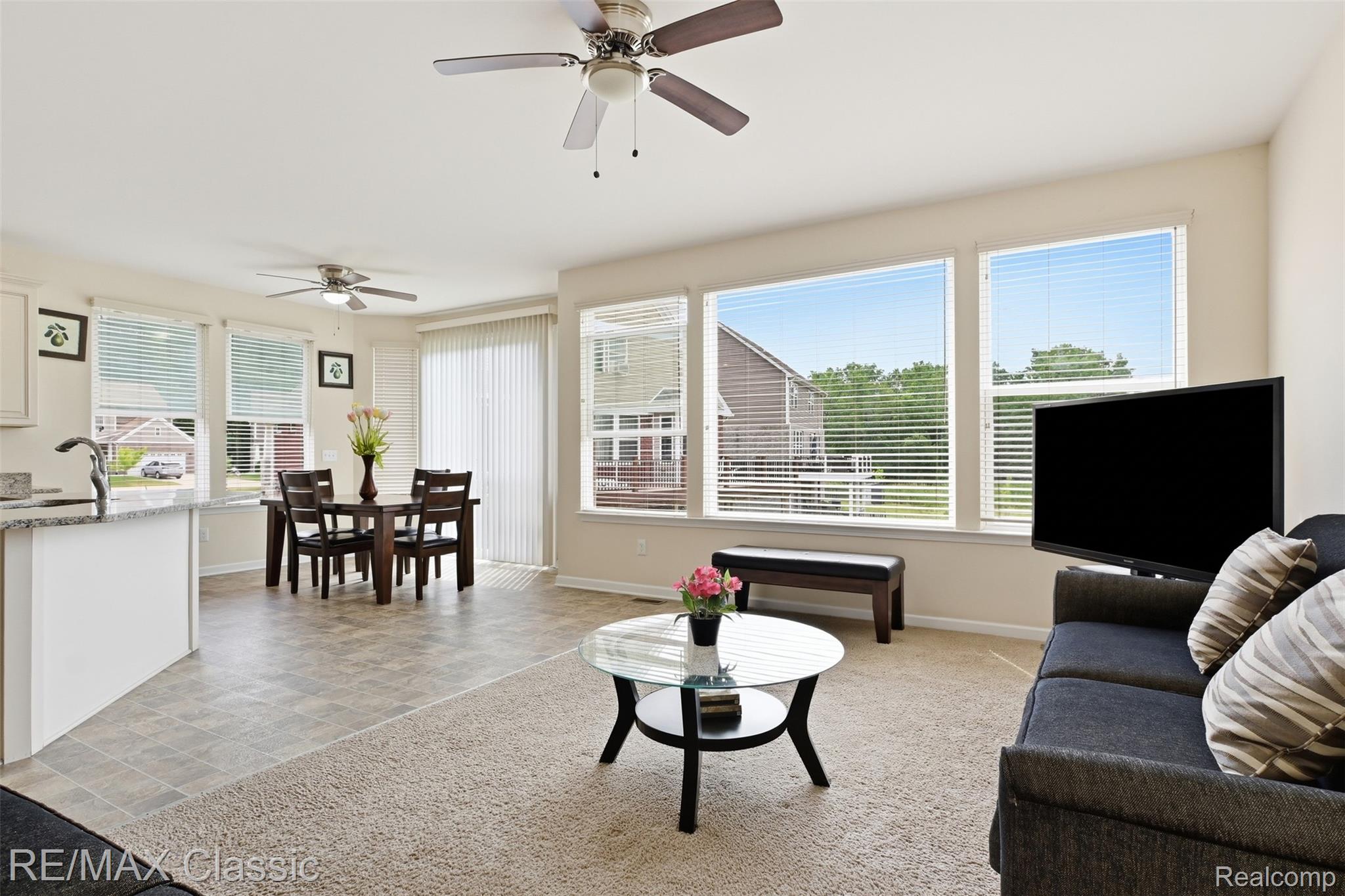 36945 Everett Drive Property Photo 6