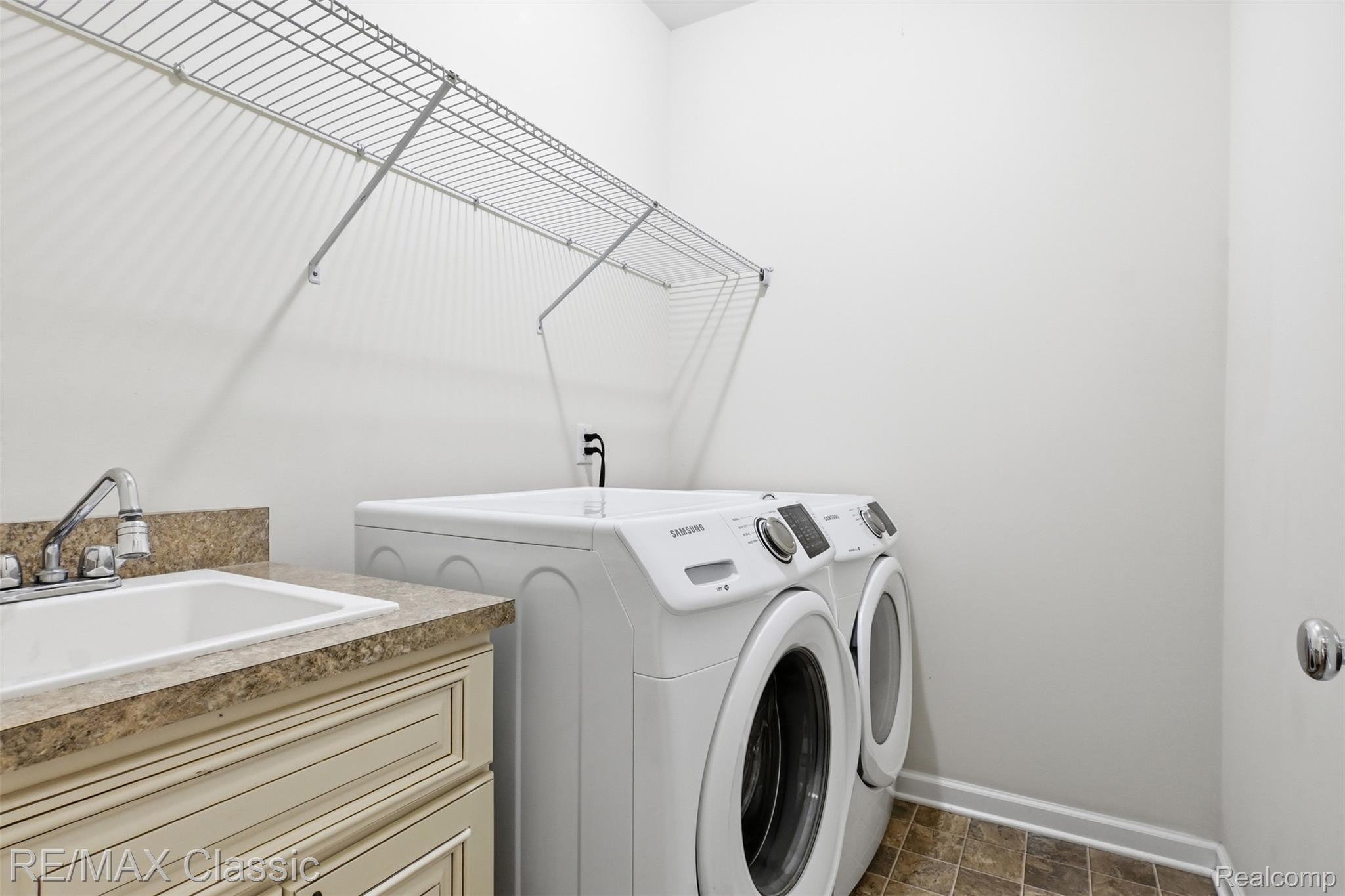 36945 Everett Drive Property Photo 16