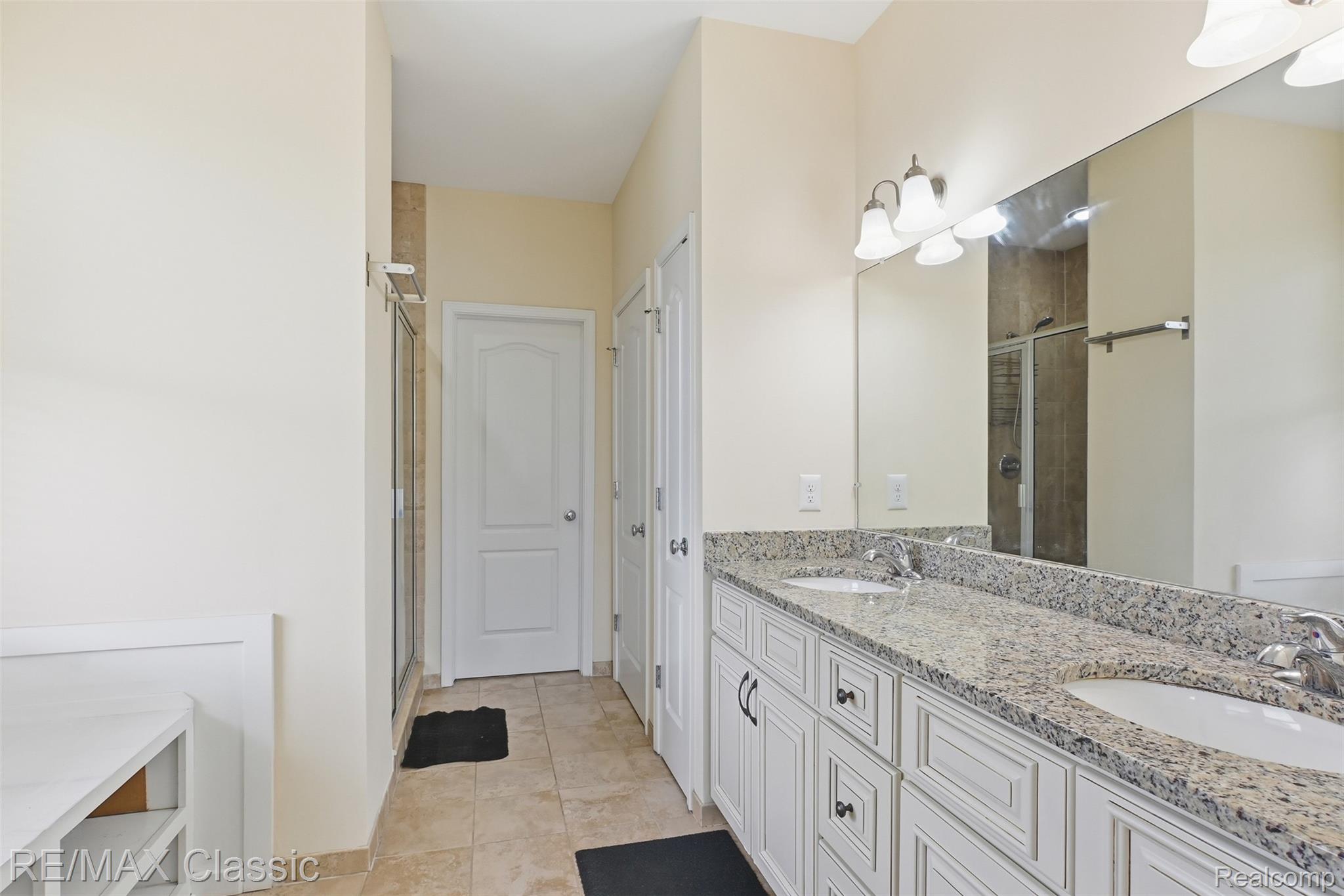 36945 Everett Drive Property Photo 19