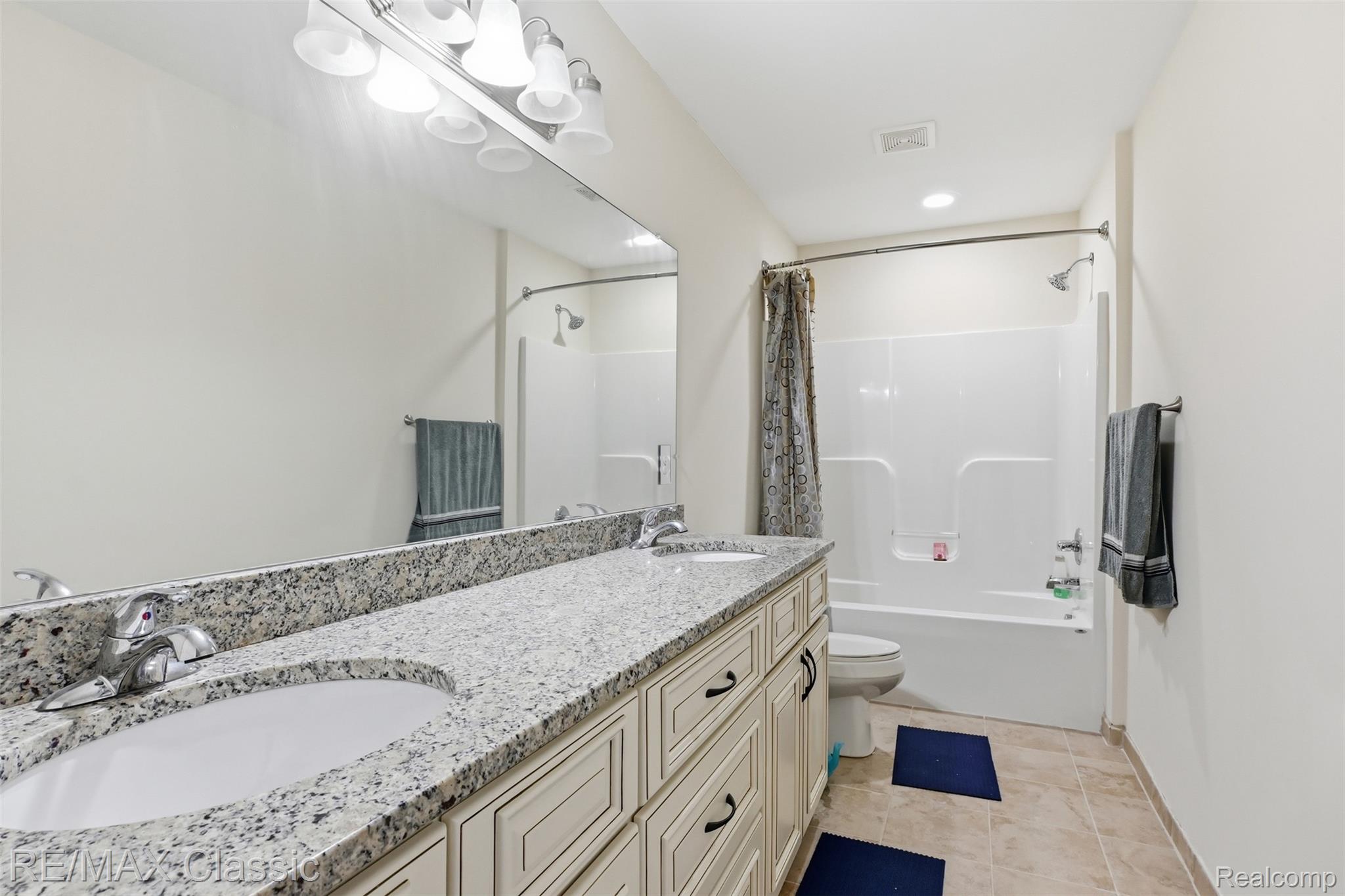 36945 Everett Drive Property Photo 22