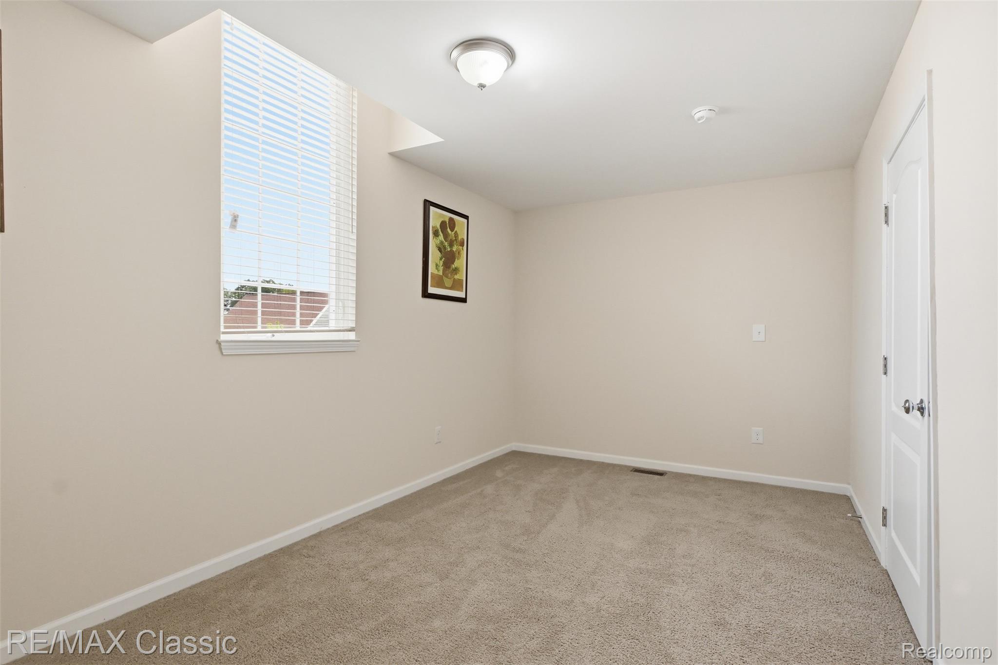 36945 Everett Drive Property Photo 26