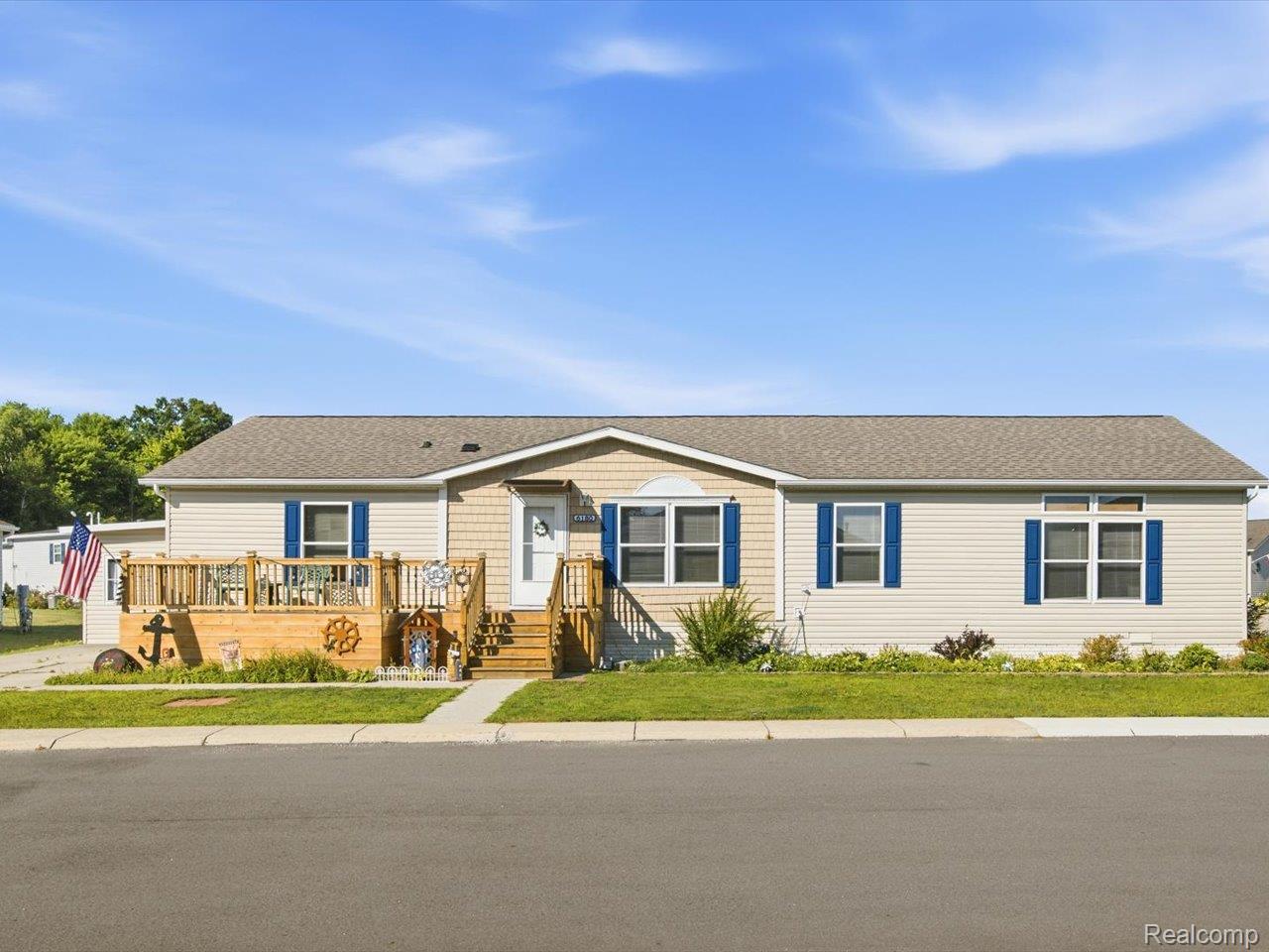6180 Twin Lakes Drive Property Photo 1