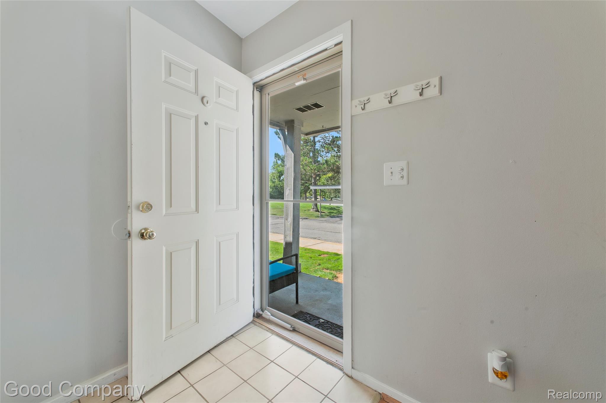 1801 Vine Way Drive 4 Property Photo 2