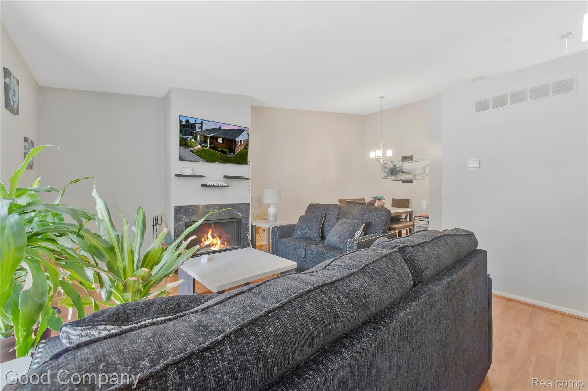 1801 Vine Way Drive 4 Property Photo 3