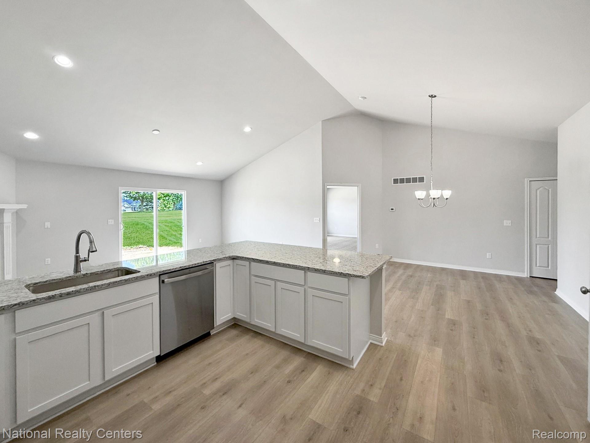 388 Devonshire Drive 28 Property Photo 7