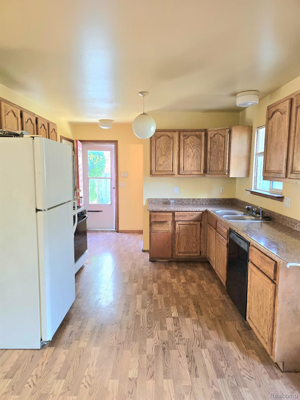 8702 Hazelton Street Property Photo 7