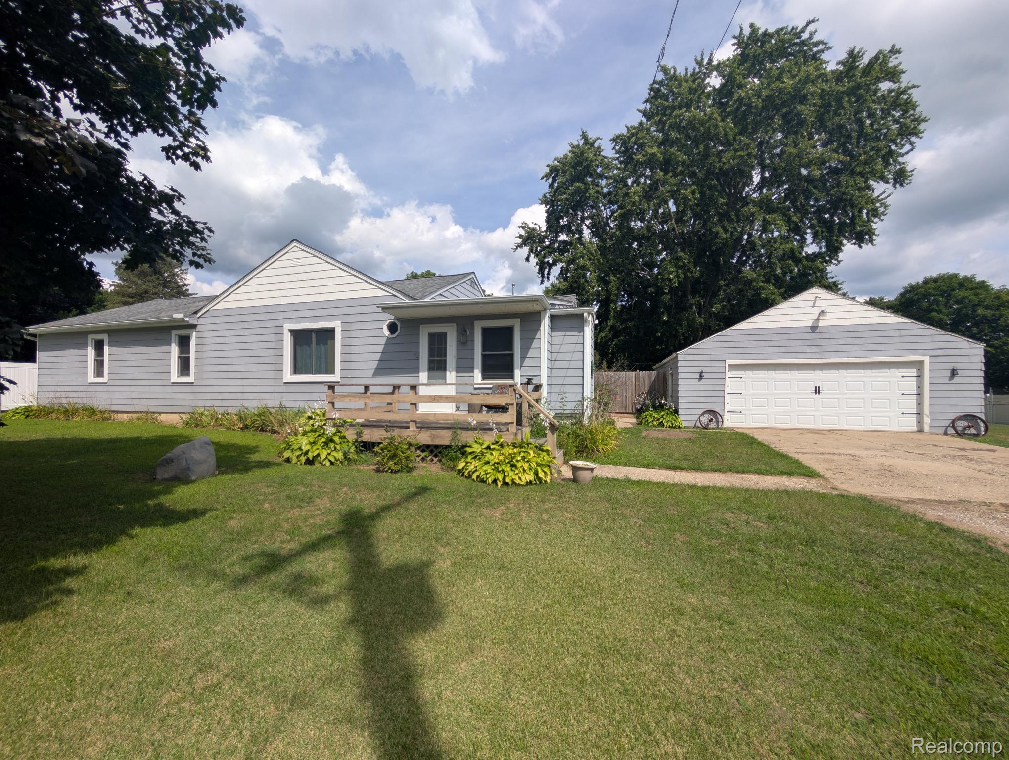 10024 Stover Road Property Photo 1