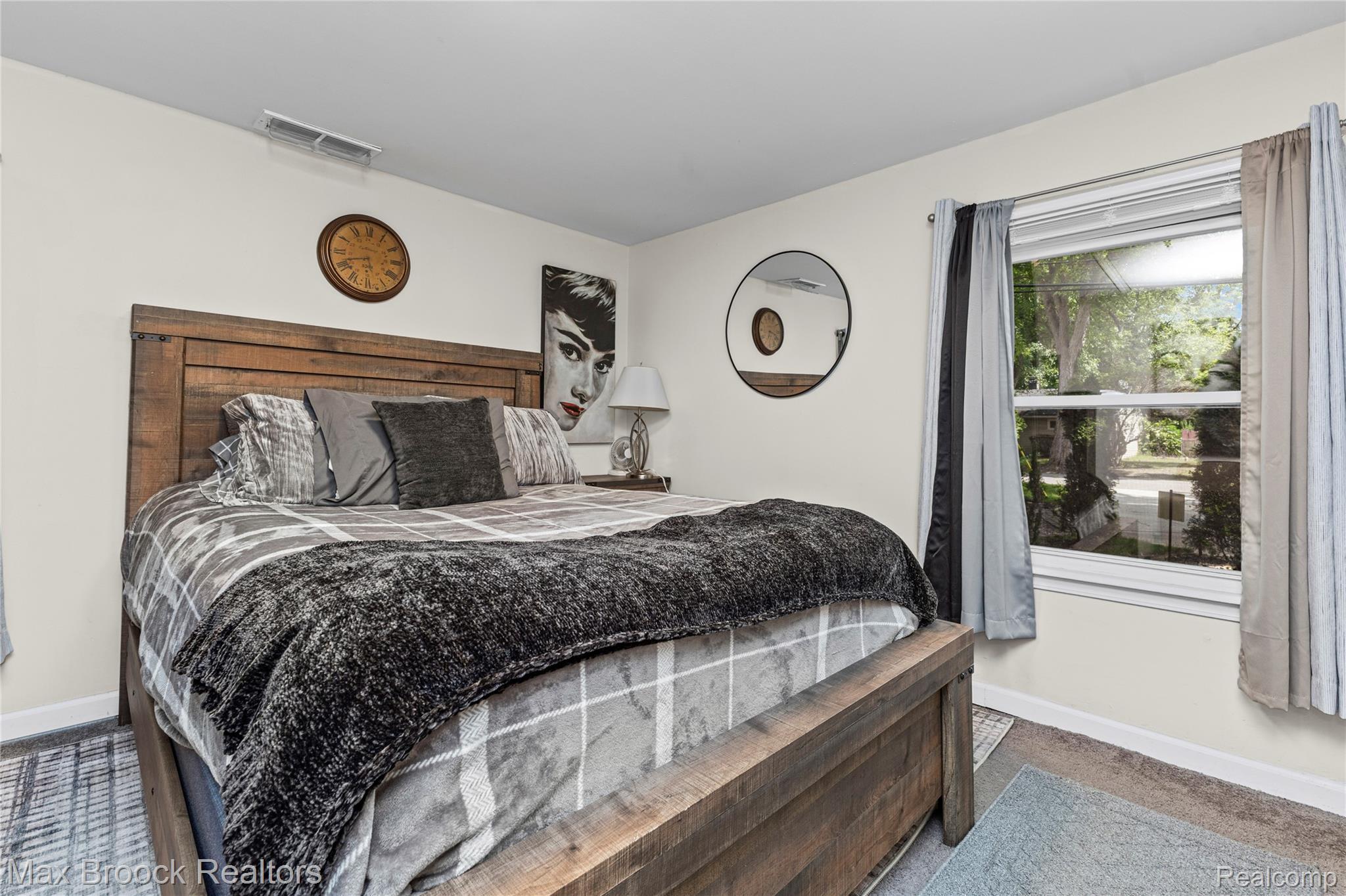 21485 Indian Street Property Photo 24