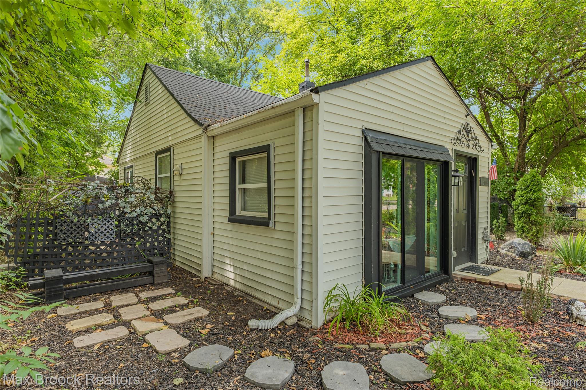 21485 Indian Street Property Photo 46