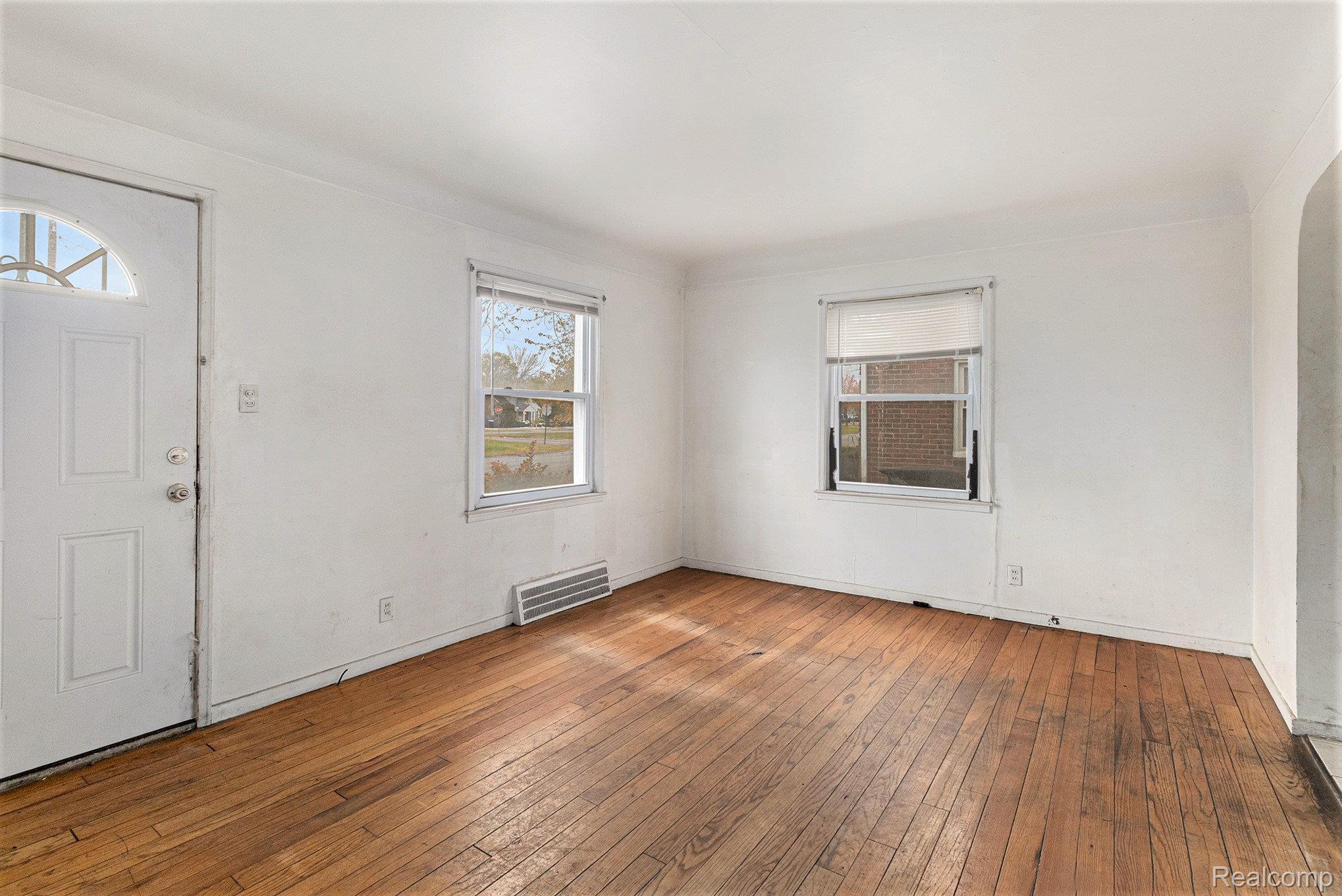 20415-20419 Moross Road Property Photo 17