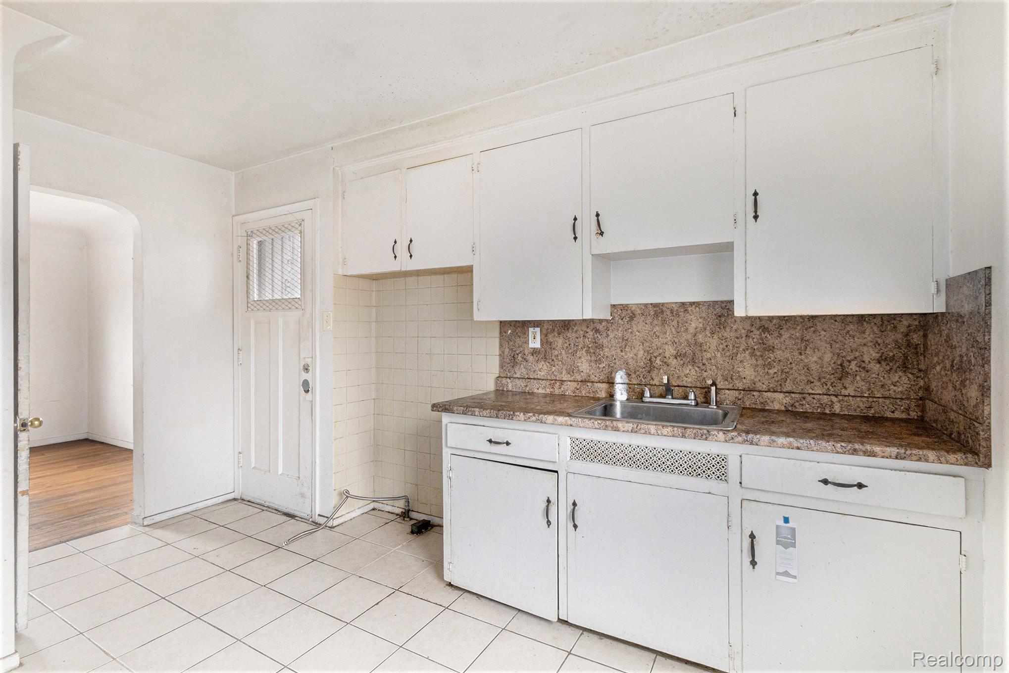 20415-20419 Moross Road Property Photo 20