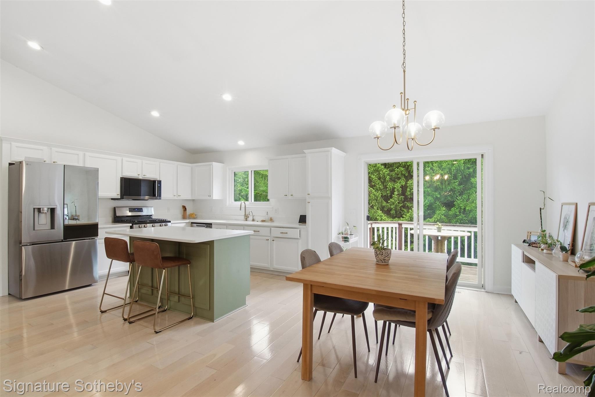 4905 Carrington Drive Property Photo 3