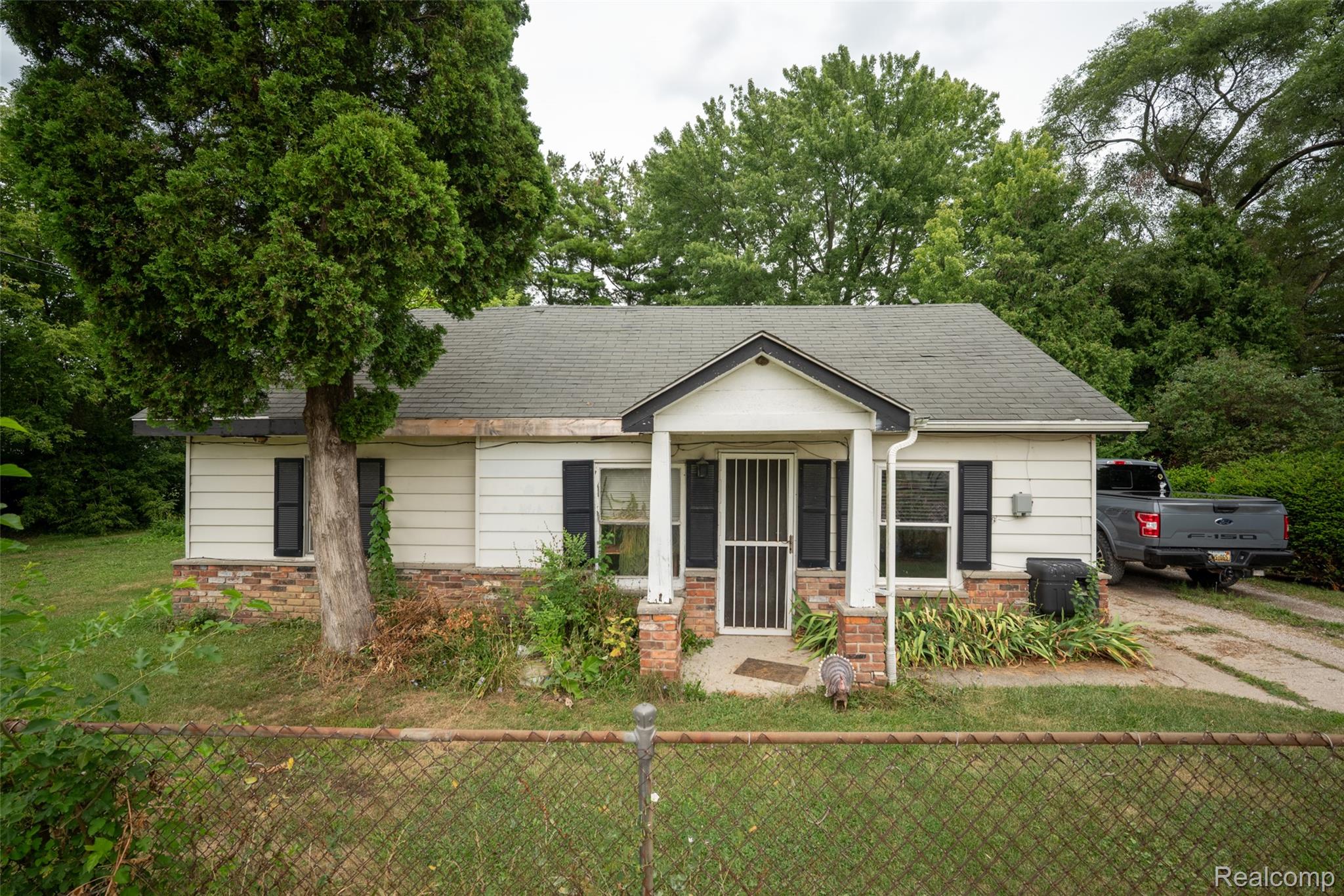 22211 Grandy Street Property Photo 1