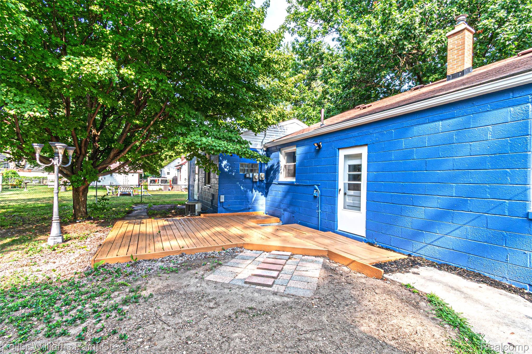 19421 Filmore Street Property Photo 10