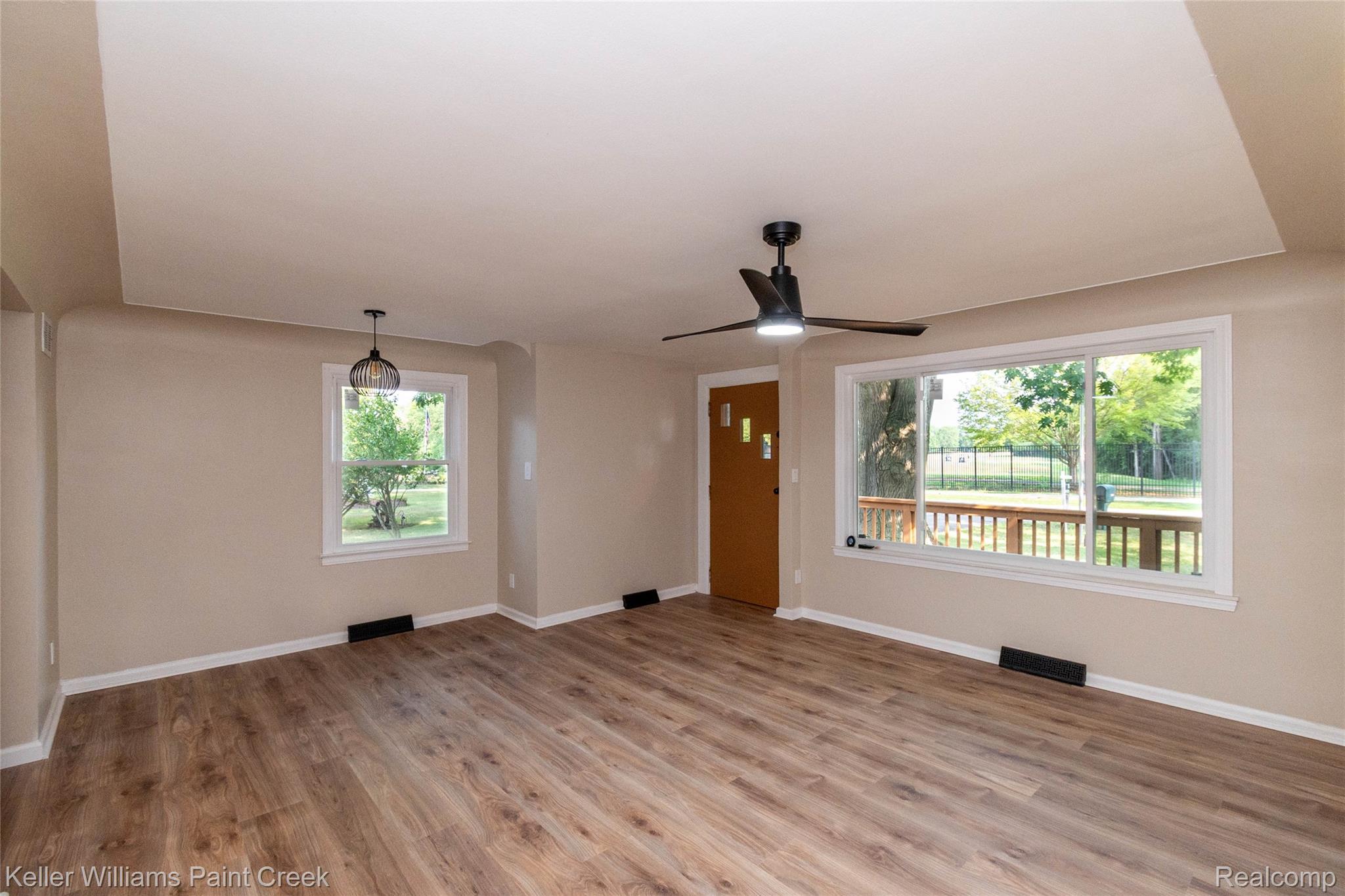 19421 Filmore Street Property Photo 15