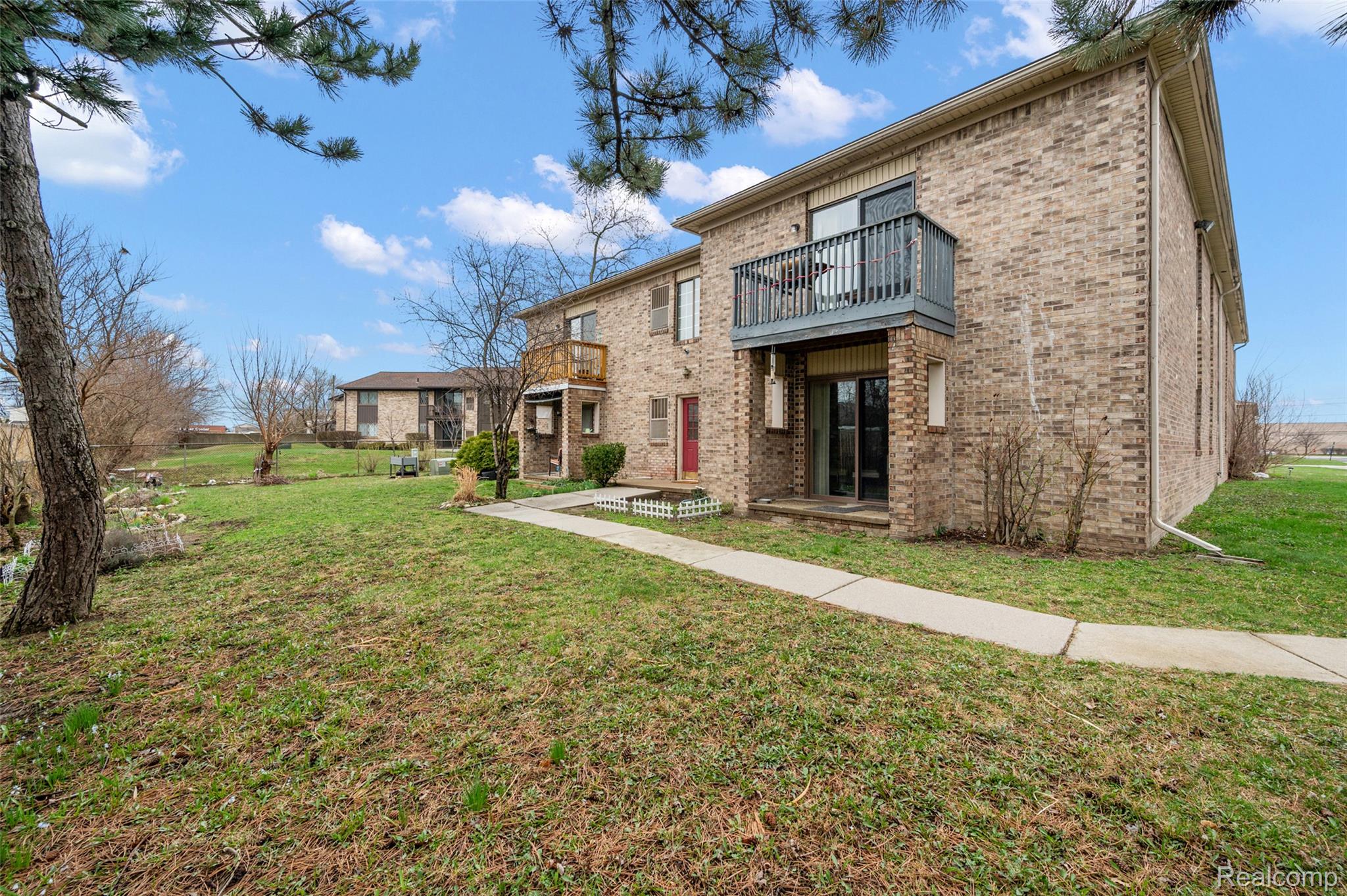 286 E 13 Mile Road Property Photo 10
