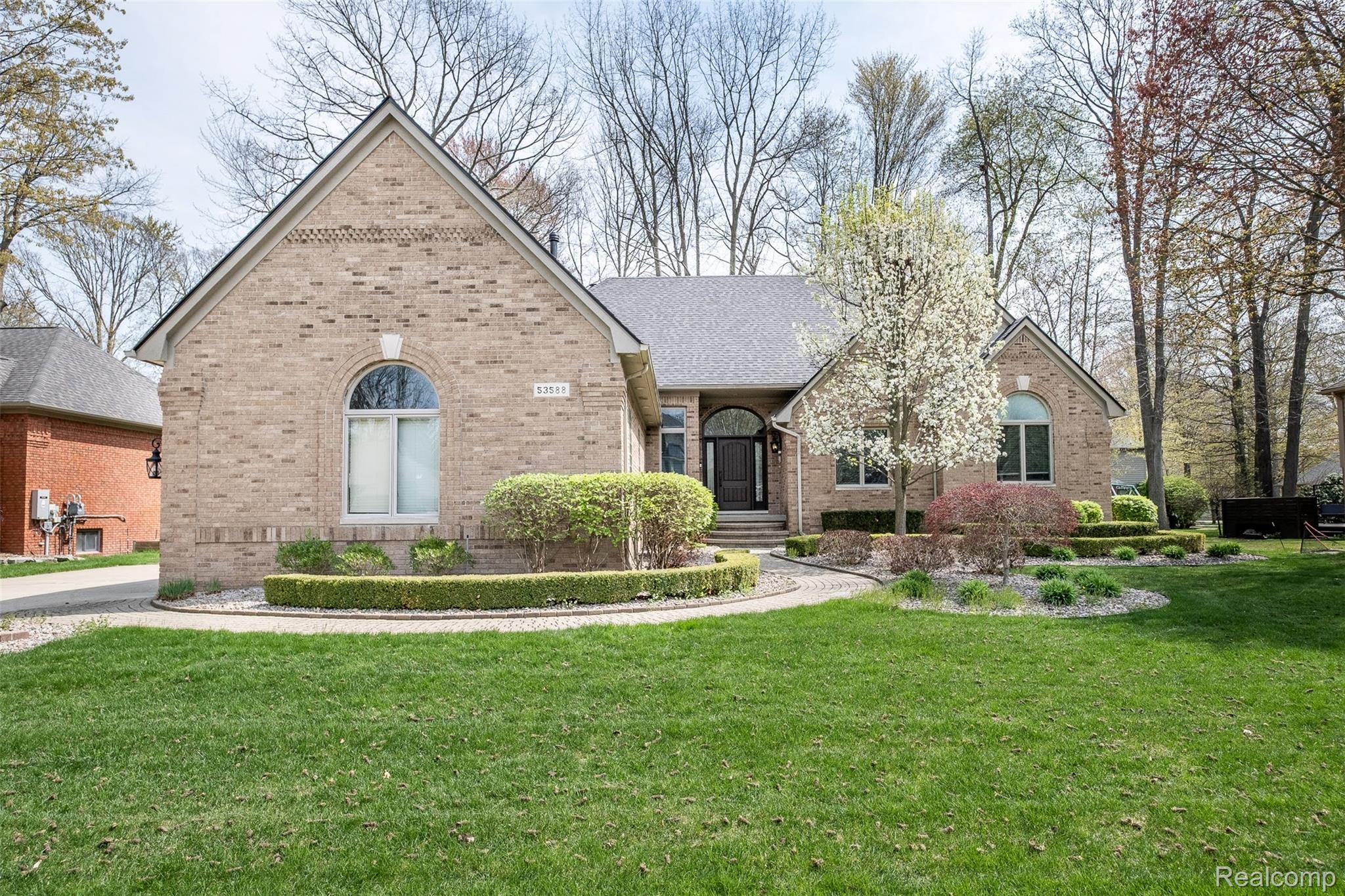 53588 Oak Grove Property Photo 1