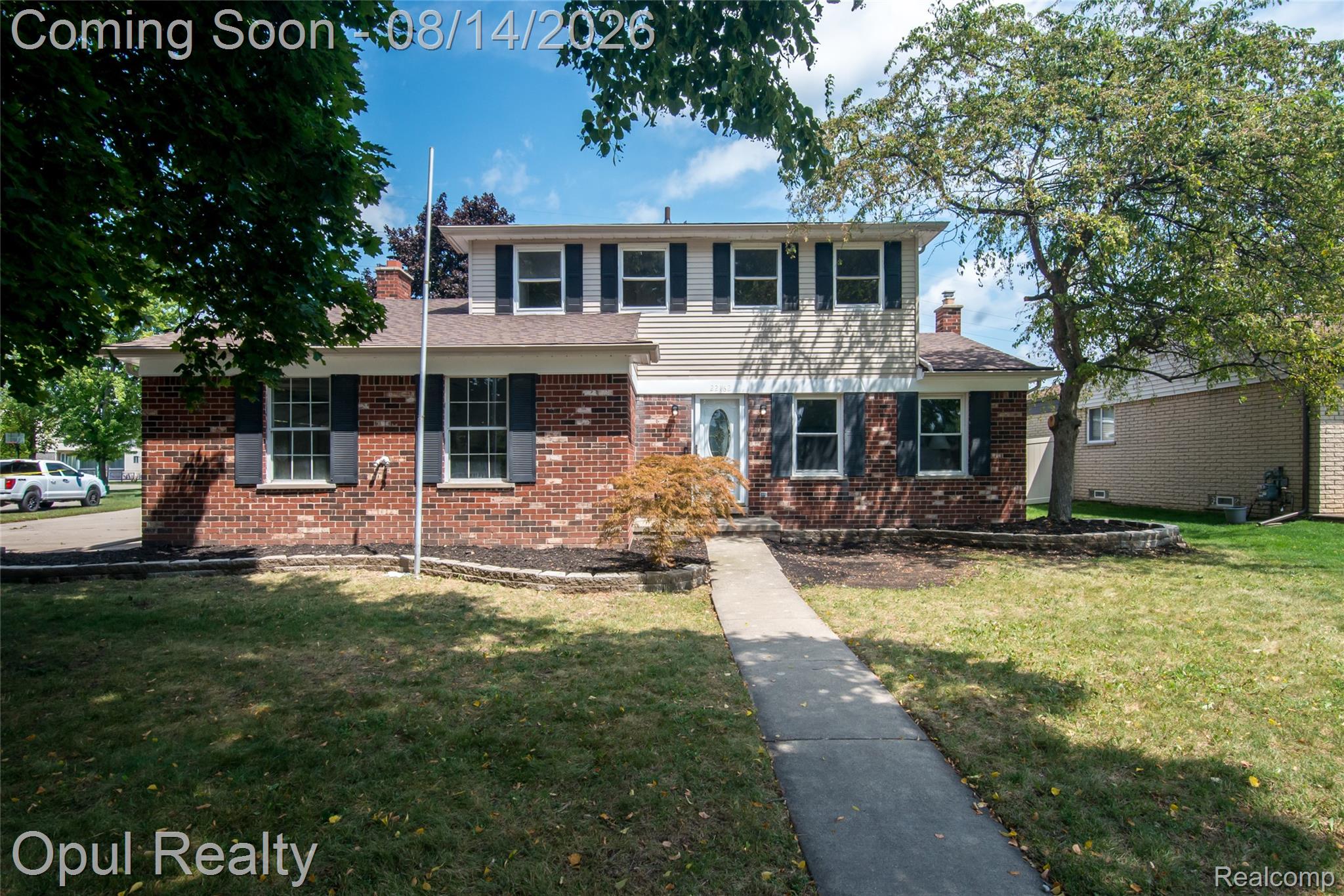 22162 Provincial Street Property Photo 1