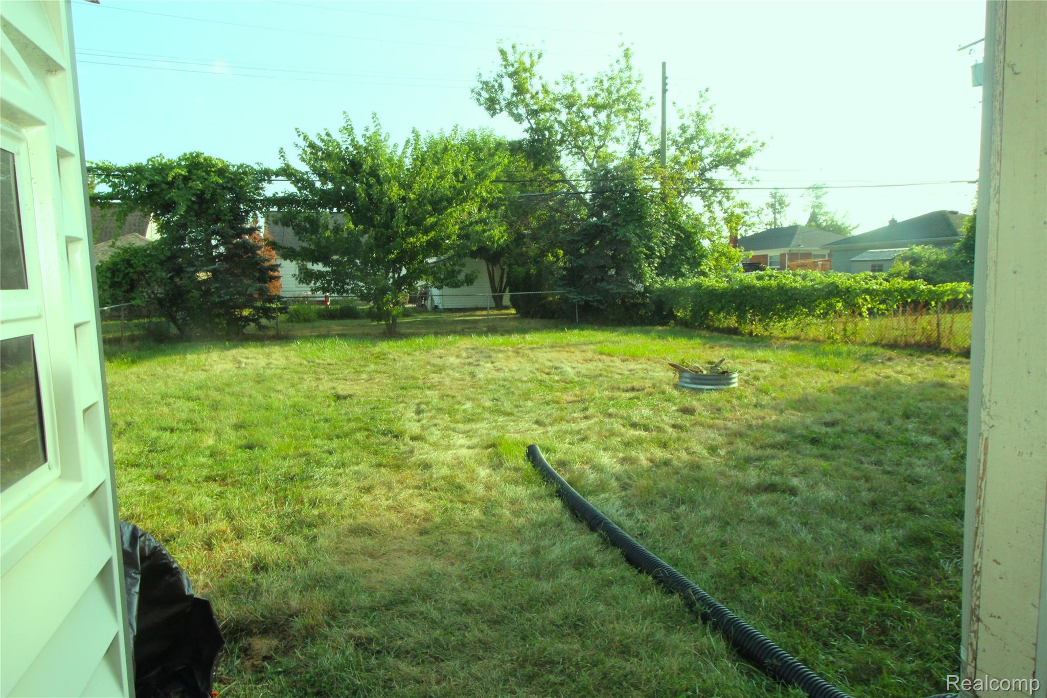 22100 Pleasant Street Property Photo 14
