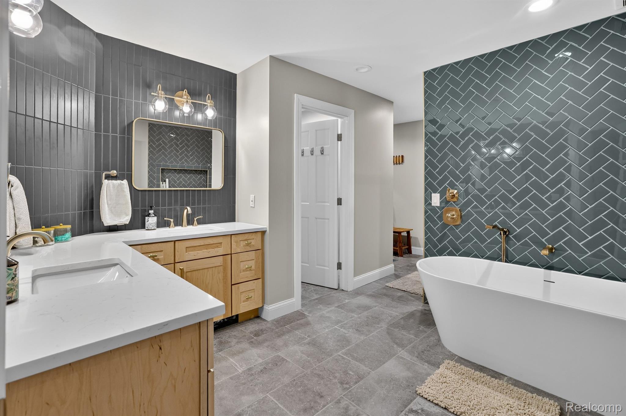 8290 Burleigh Road Property Photo 28
